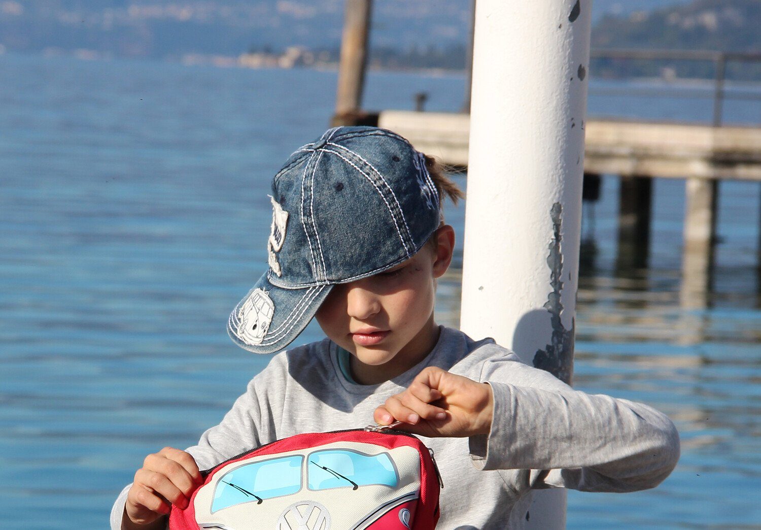 VW Collection by BRISA Baseball Cap Volkswagen Kappe mit VW Bulli T1 Motiv blaue Kopfbedeckung "The Ultimate Ride"