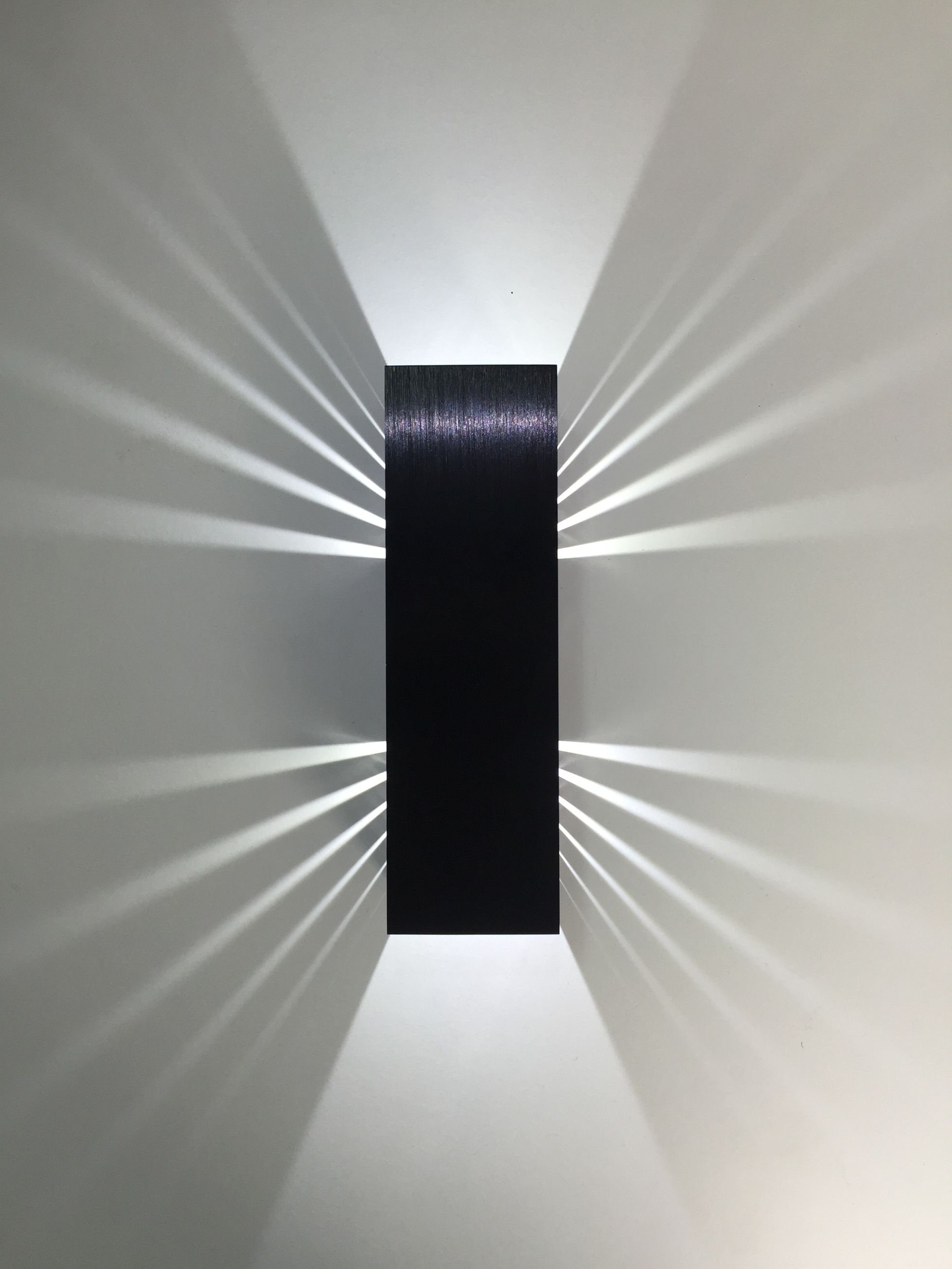 SpiceLED LED Wandleuchte Black Edition, Weiß (4200 K), LED fest integriert, Warmweiß, 6 Watt, Lichtfarbe warmweiß, dimmbar, indirekte Beleuchtung mit Schatteneffekt, Up & Down Licht