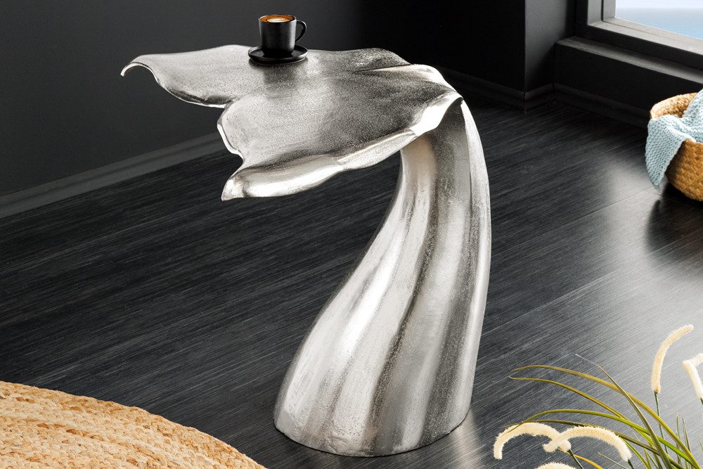 riess-ambiente Beistelltisch WILDLIFE 60cm silber - Metall, handgefertigt, Walflosse, Meer, Deko (Einzelartikel, 1-St), Couchtisch in maritimen Design - ideal für Wohn- & Schlafzimmer