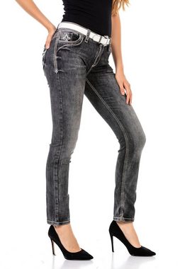Cipo & Baxx Slim-fit-Jeans mit auffälligen Stickereien
