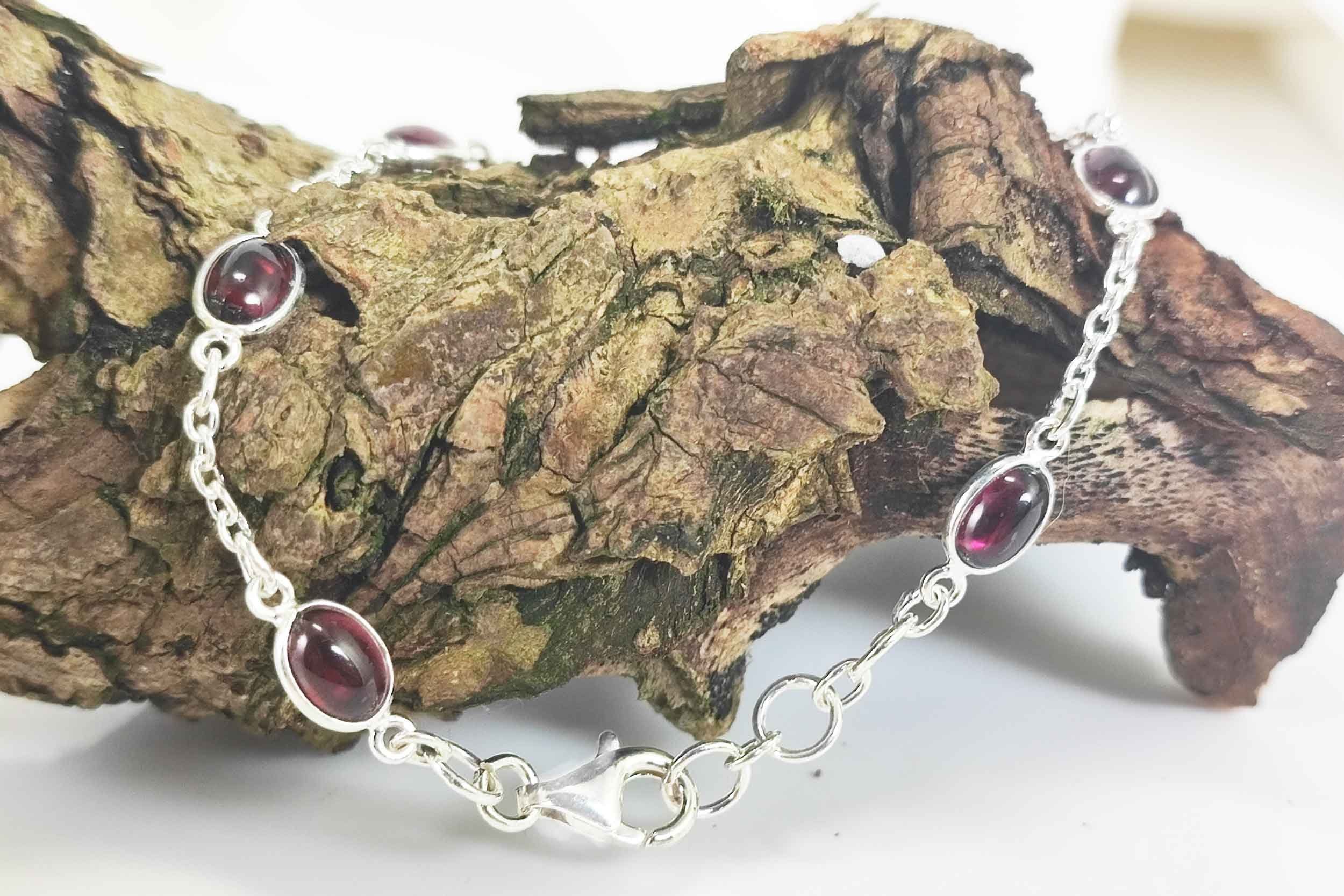 ALUNA Armband Granat Armschmuck oval Silber 925, echte Steine - leuchtend und transparent - Made in Germany- ar0109x1