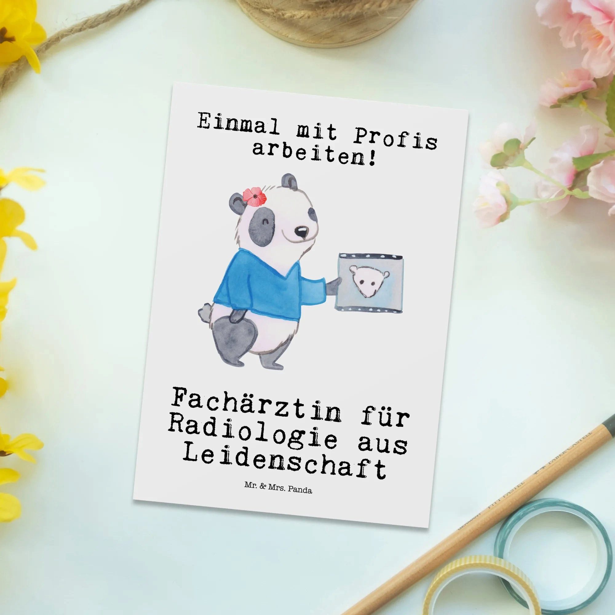 Thumbnail - Mr. & Mrs. Panda Postkarte Fachärztin für Radiologie Leidenschaft - Weiß - Geschenk, Abschied, K, Lustige Sprüche