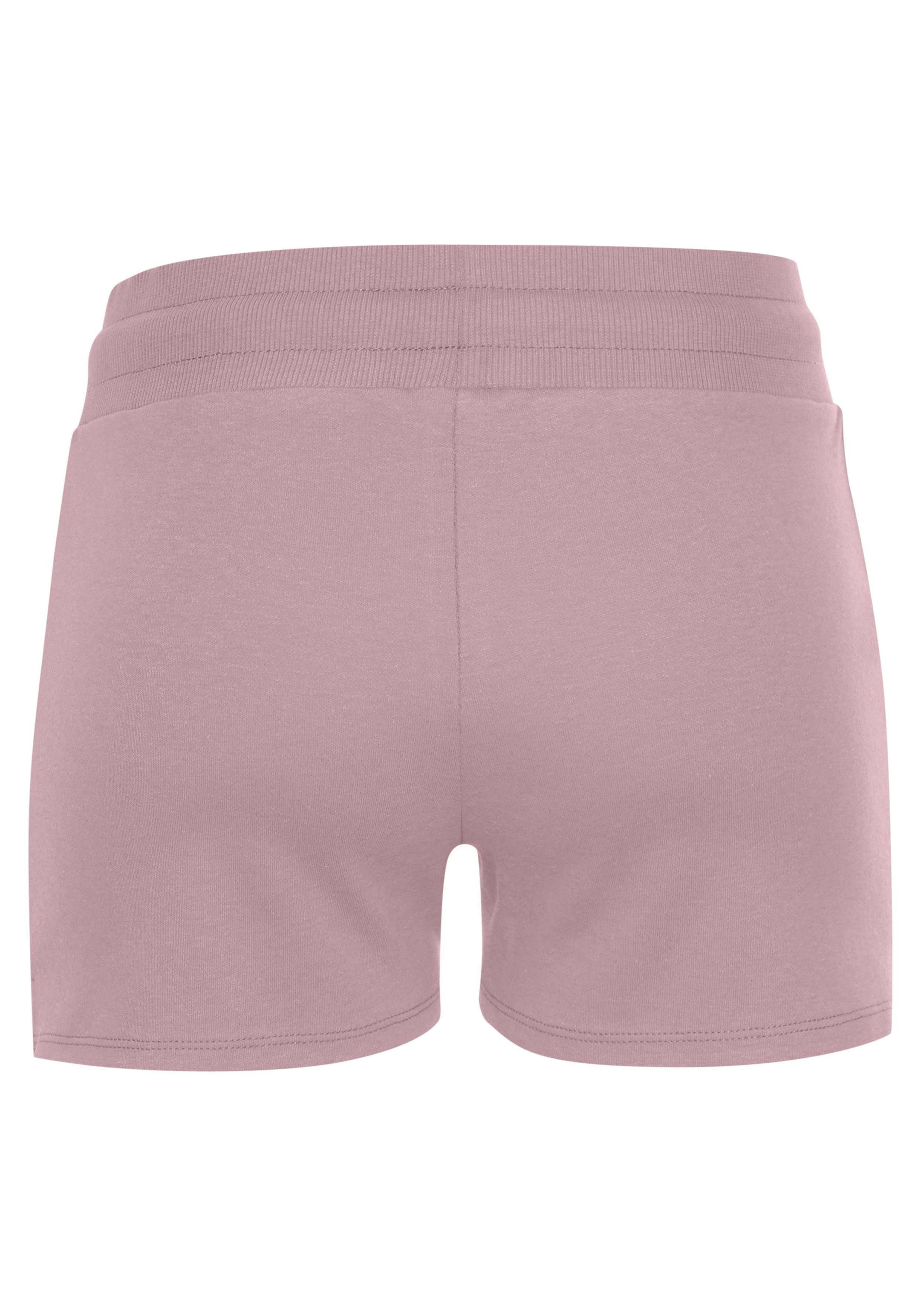 LASCANA ACTIVE Shorts mit kleinen Seitenschlitzen