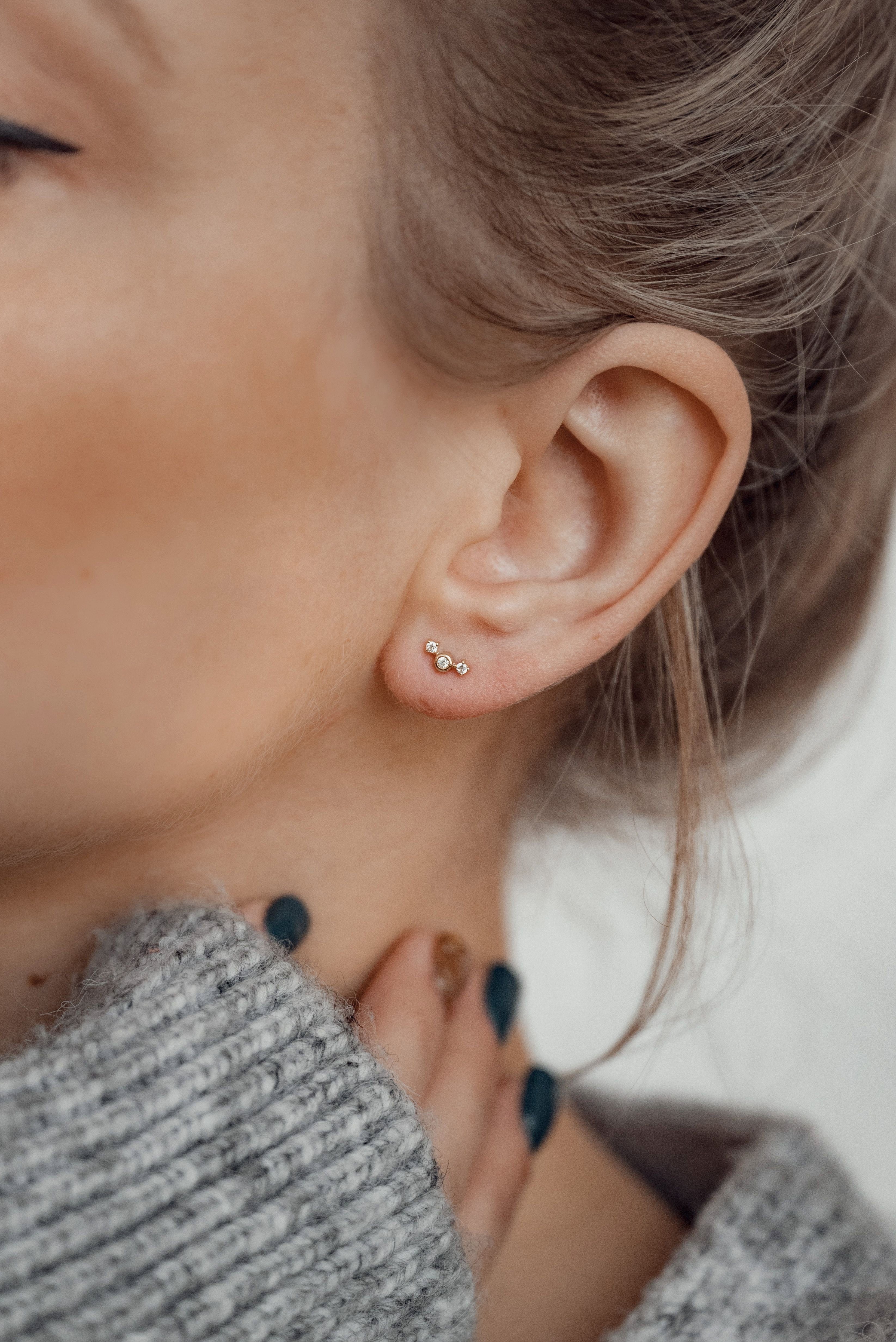 Dear Me Paar Ohrstecker Damen 9K Gold Drei Zirkon 'Vereinigung', Kleine 375 günstig online kaufen