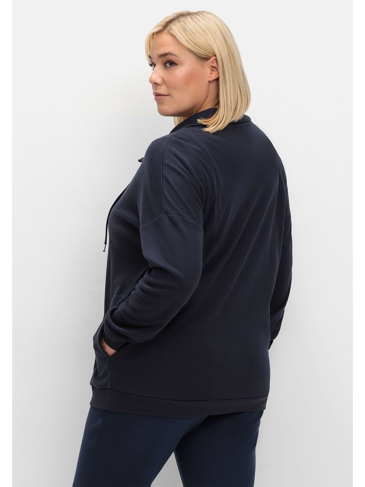 Sheego Sweatjacke Große Größen mit Stehkragen und Bindeband