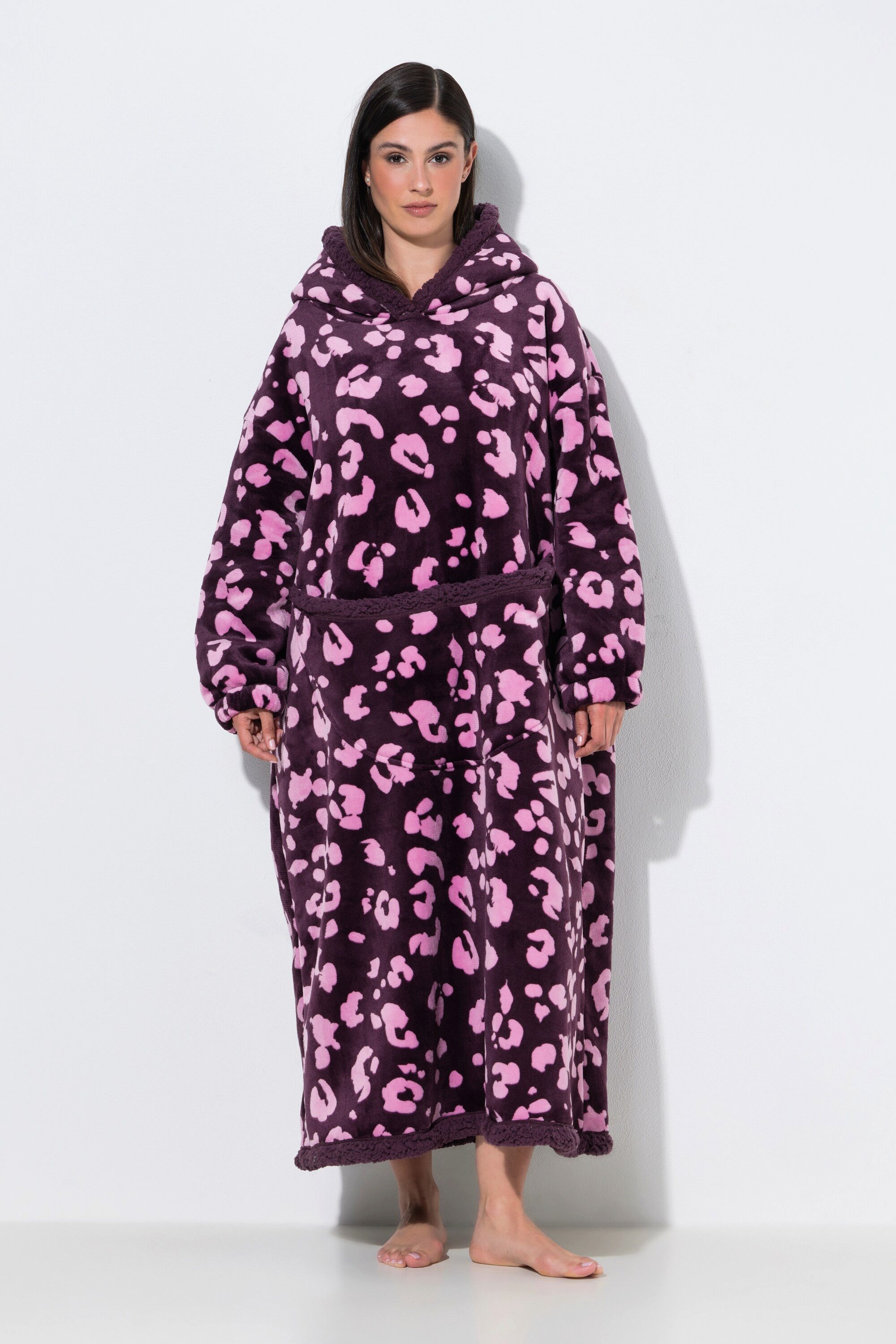 Ulla Popken Sweatjacke Loungewear-Poncho Plüsch Leomuster Kapuze