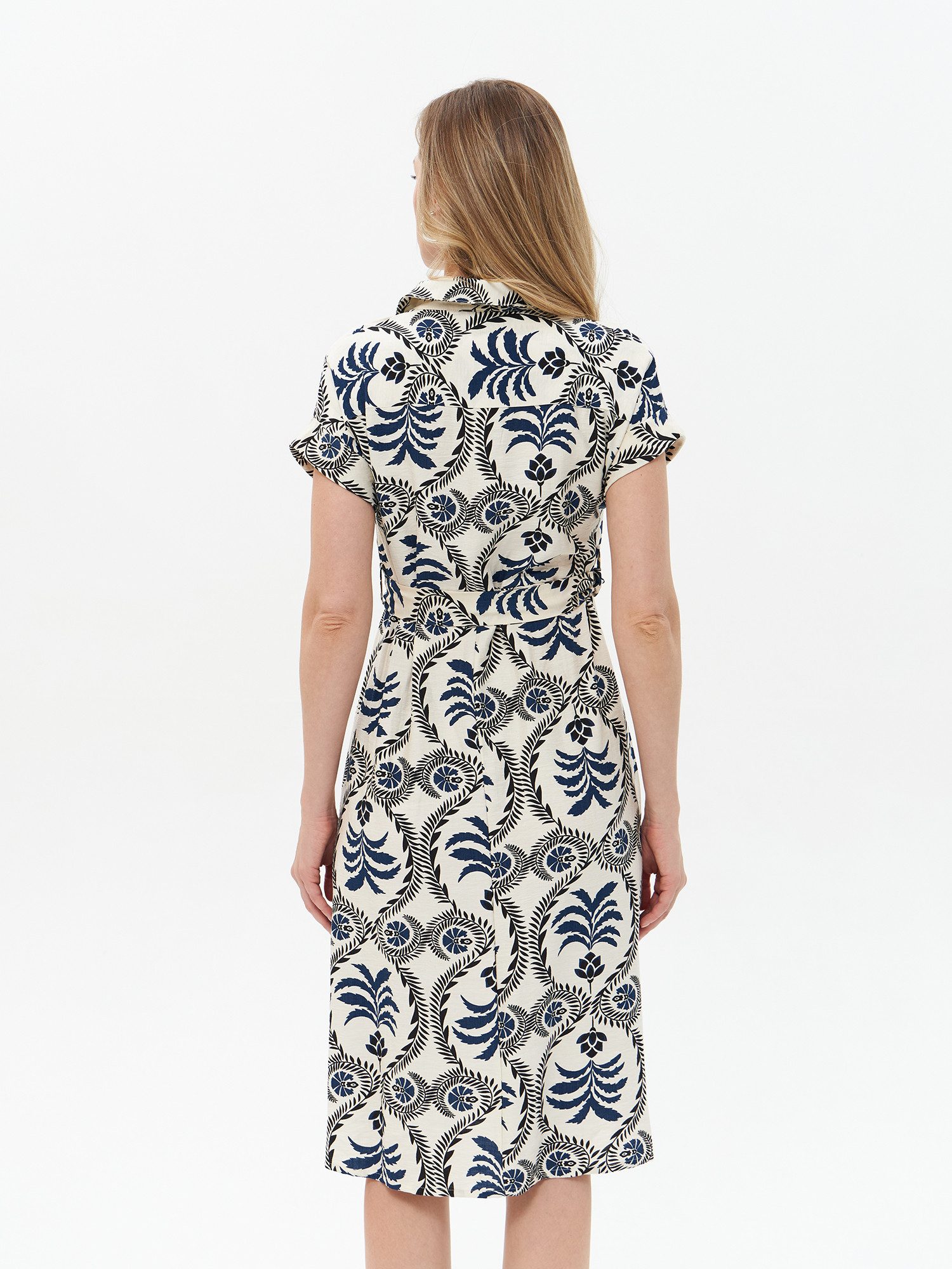 Passioni Hemdblusenkleid Sommer Midikleid mit Print Knielang mit allover Print in Ecru-Navy – Bild 5 von 5