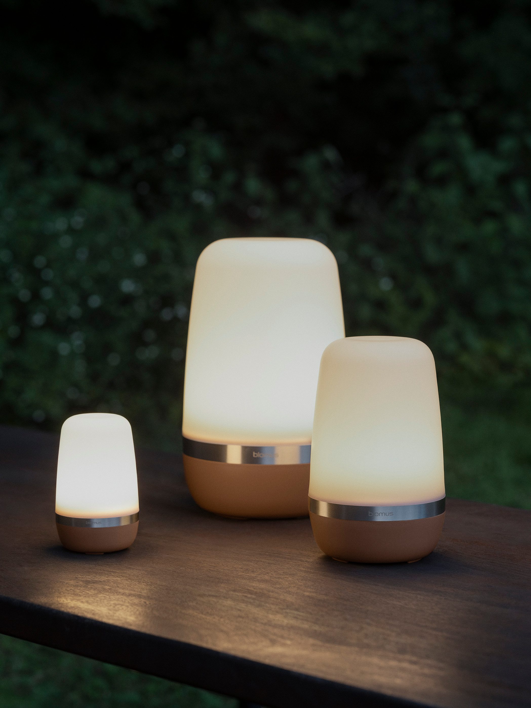 blomus LED Laterne -SPIRIT- Outdoor LED Leuchte: Designlampe für den Außenbereich, Dimmbar, LED fest integriert, Warmweiß, Neutralweiß, Kaltweiß, Akku aufladbar, IP44, Dimmbar, LED, Lichtfarben, Stilvoll, Zeitloses Design