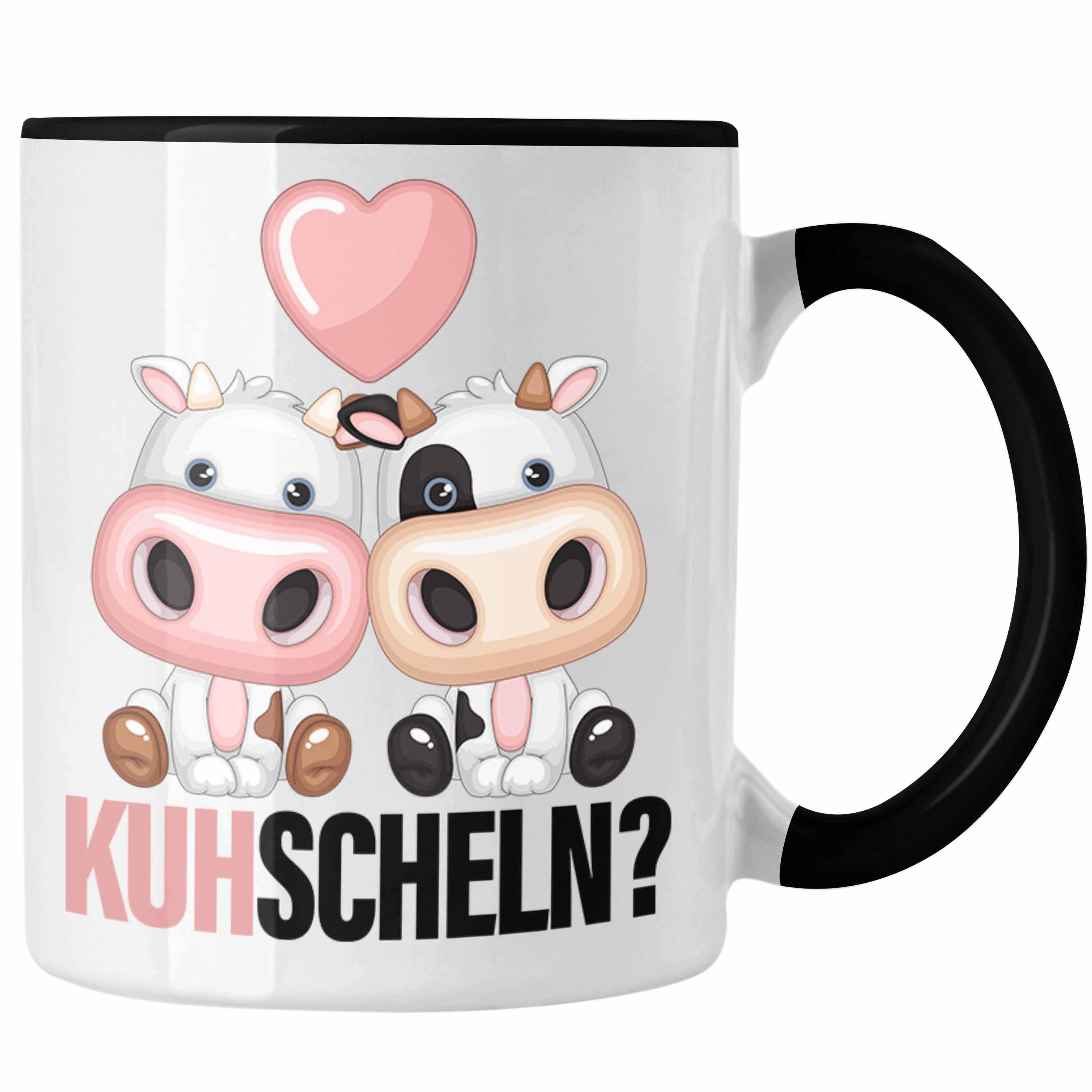 Trendation Tasse Kuhscheln Tasse Geschenk Kuh Tierliebhaber Geschenkidee Freundin Kusch Schwarz | Teetassen