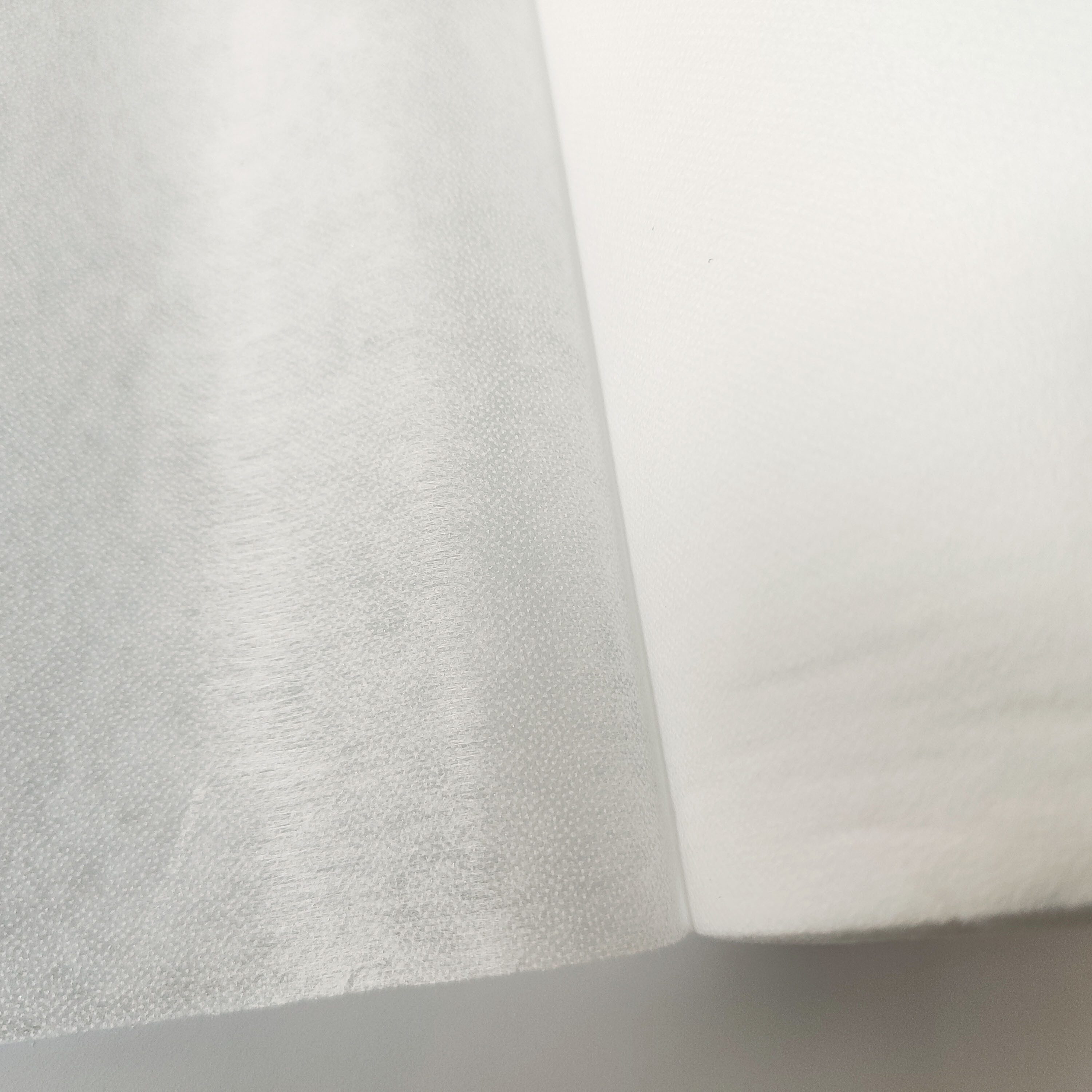 larissastoffe Stoff Bügelvlies Bügeleinlage Gewebeeinlage leicht Stärke 180, weiß, 0,5 m, Made in Germany, 90 cm x 50 cm