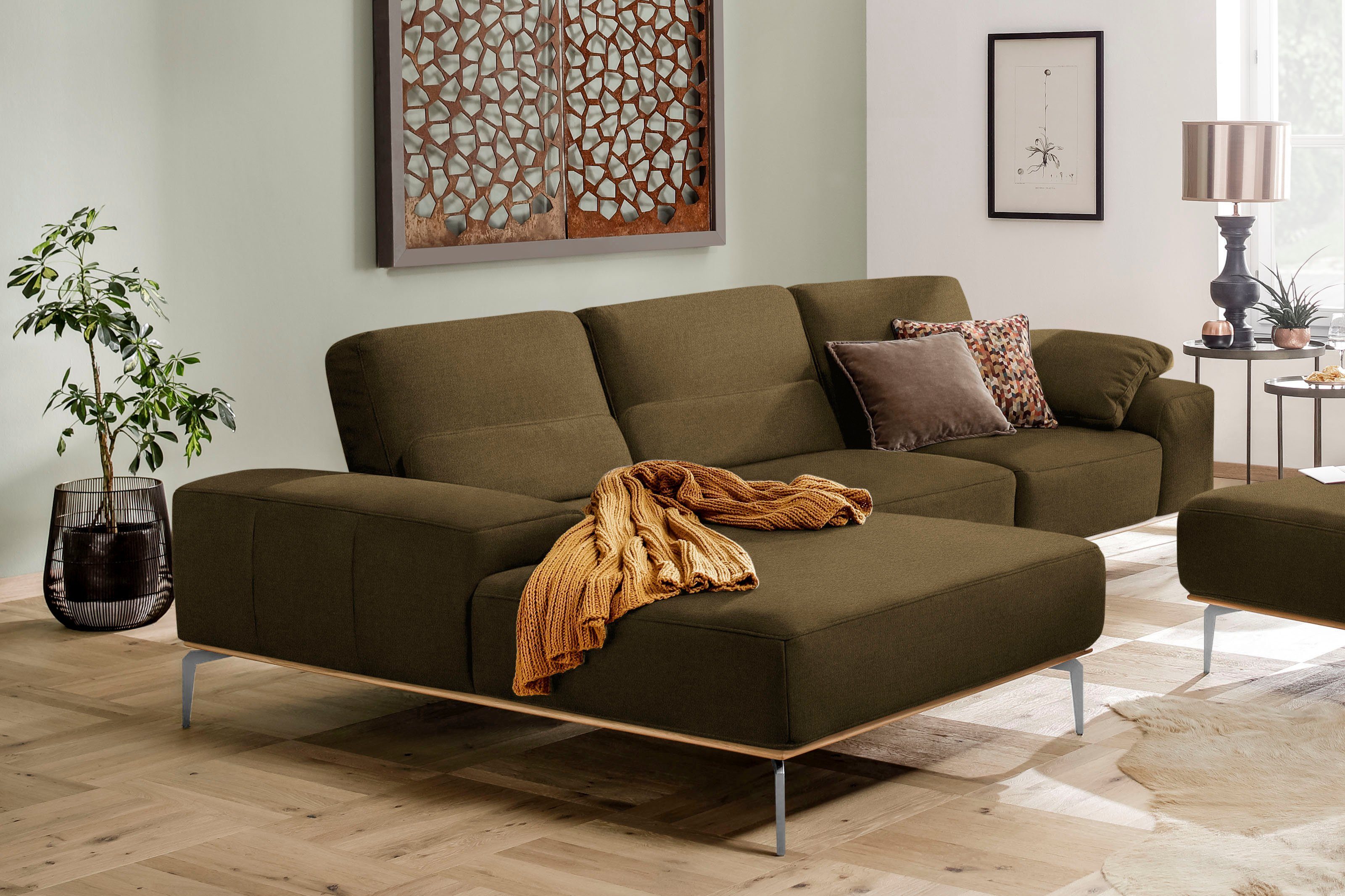 W.SCHILLIG Ecksofa run, Designsofa mit tollem Sitzkomfort, bequem, L-Form, mit elegantem Holzsockel, Füße in Chrom glänzend, Breite 319 cm