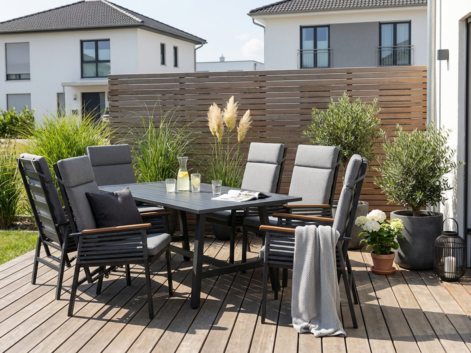 KONIFERA Garten-Essgruppe Edessa Komfort, (Set, 13-tlg., 6x Stuhl mit Rückenverstellung, 1x Tisch 180x97x74 cm, inkl. Auflagen), Tischplatte aus Alu-Lamellen,Armlehne mit Seilgeflecht&Noonwood-Latten