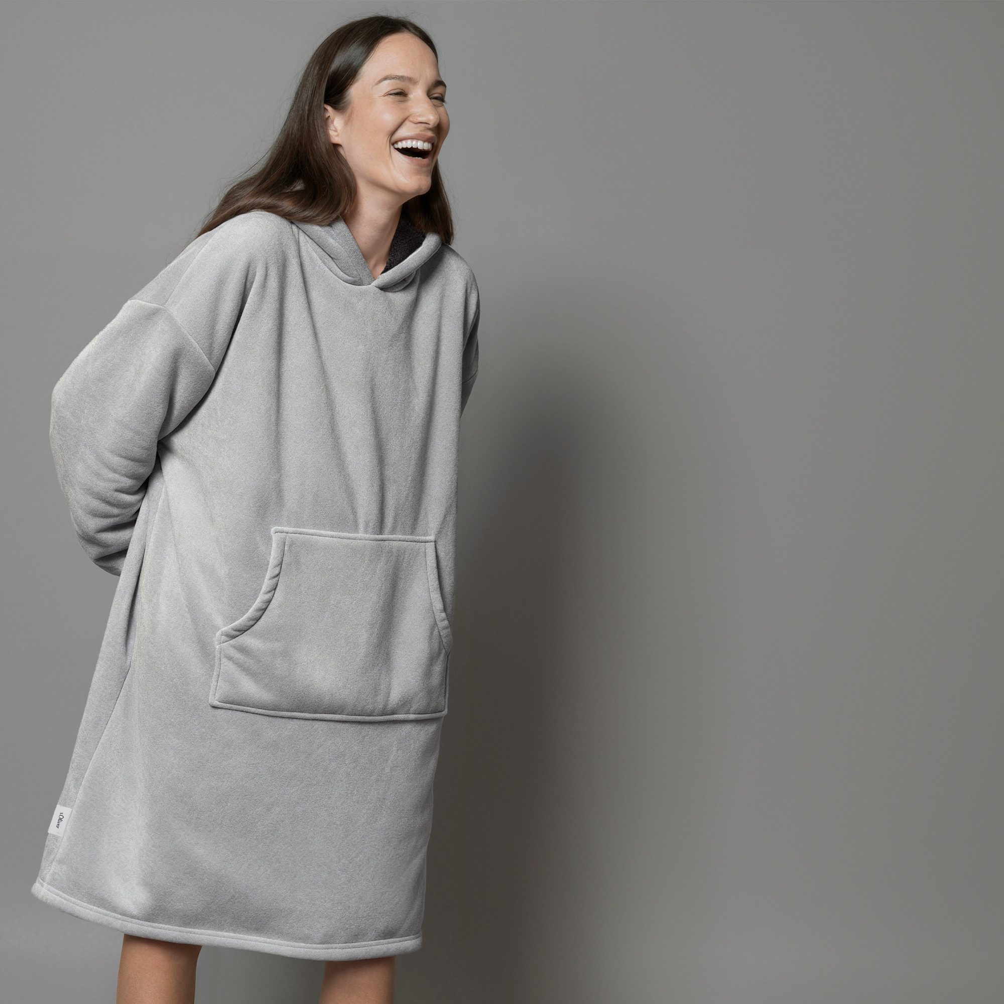 Wohndecke s.Oliver Lounge Hoodie, s.Oliver, mit Kapuze, Ärmeln und Tasche