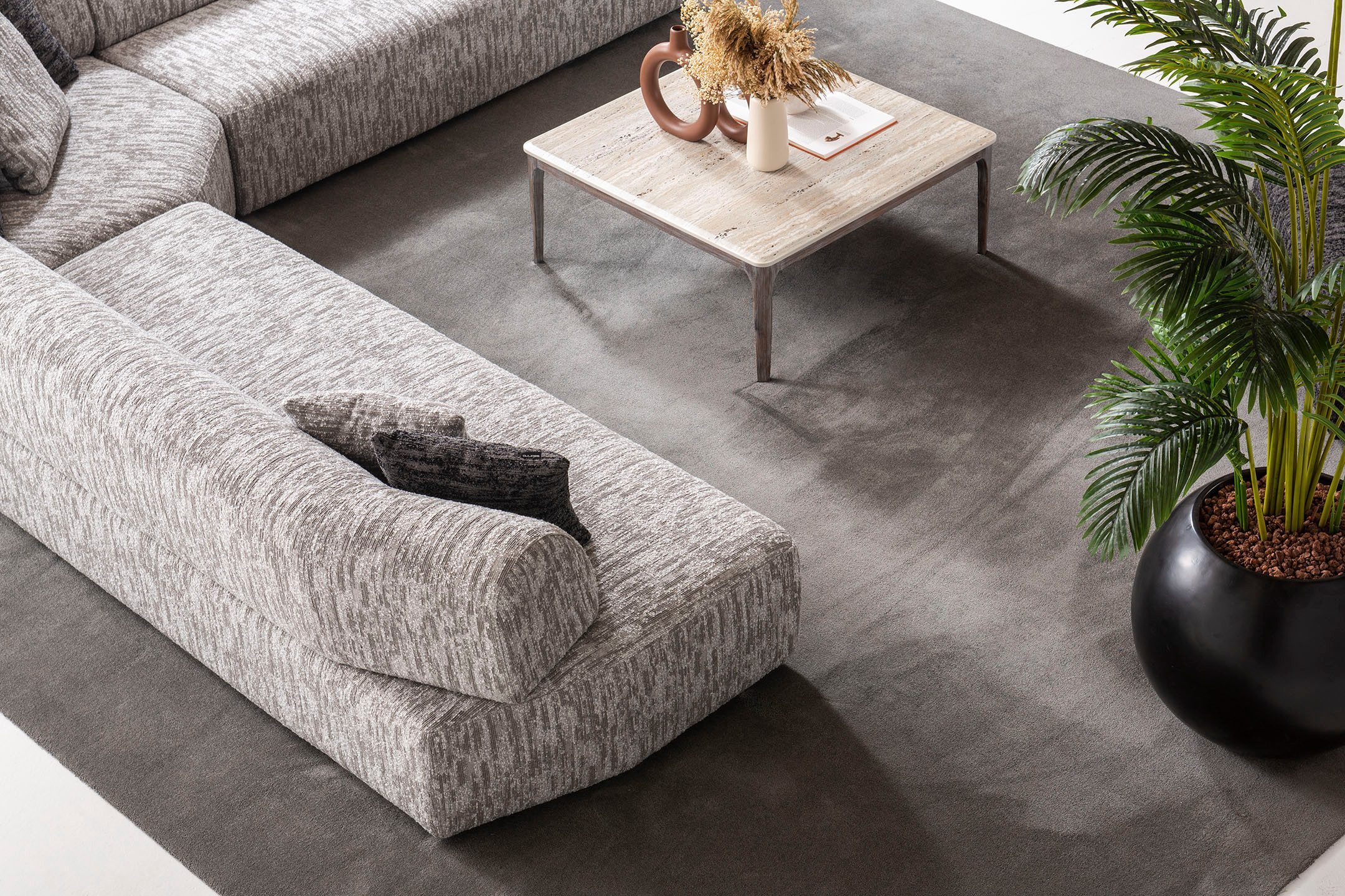 Viva Möbel Sofa TUDOR, L310 x R310 cm, Luxuriöses, flexibles Ecksofa für individuellen Komfort.