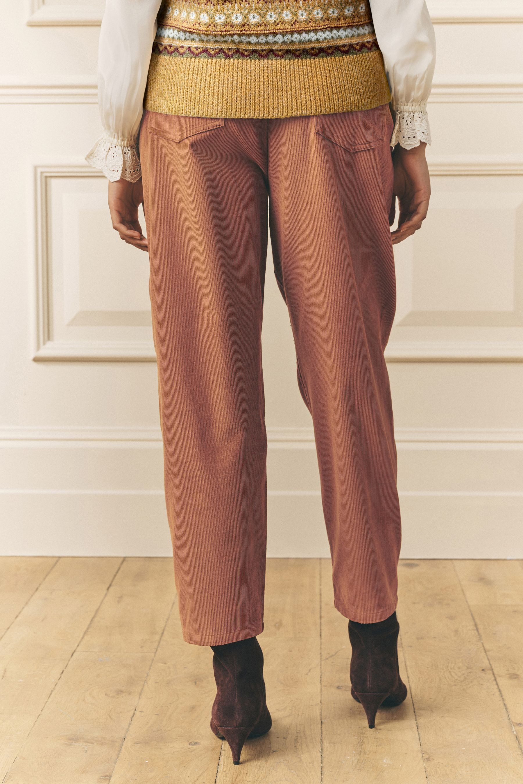 LAURA ASHLEY Cordhose Laura Ashley lässige Cordhose mit Barrel-Bein (1-tlg)