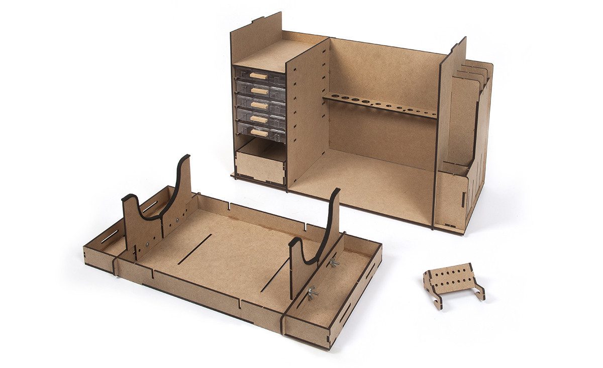 OcCre Modellbausatz Werkstattmöbel, (Bastelbedarf, 1-tlg., Werkzeug), Made in Europe
