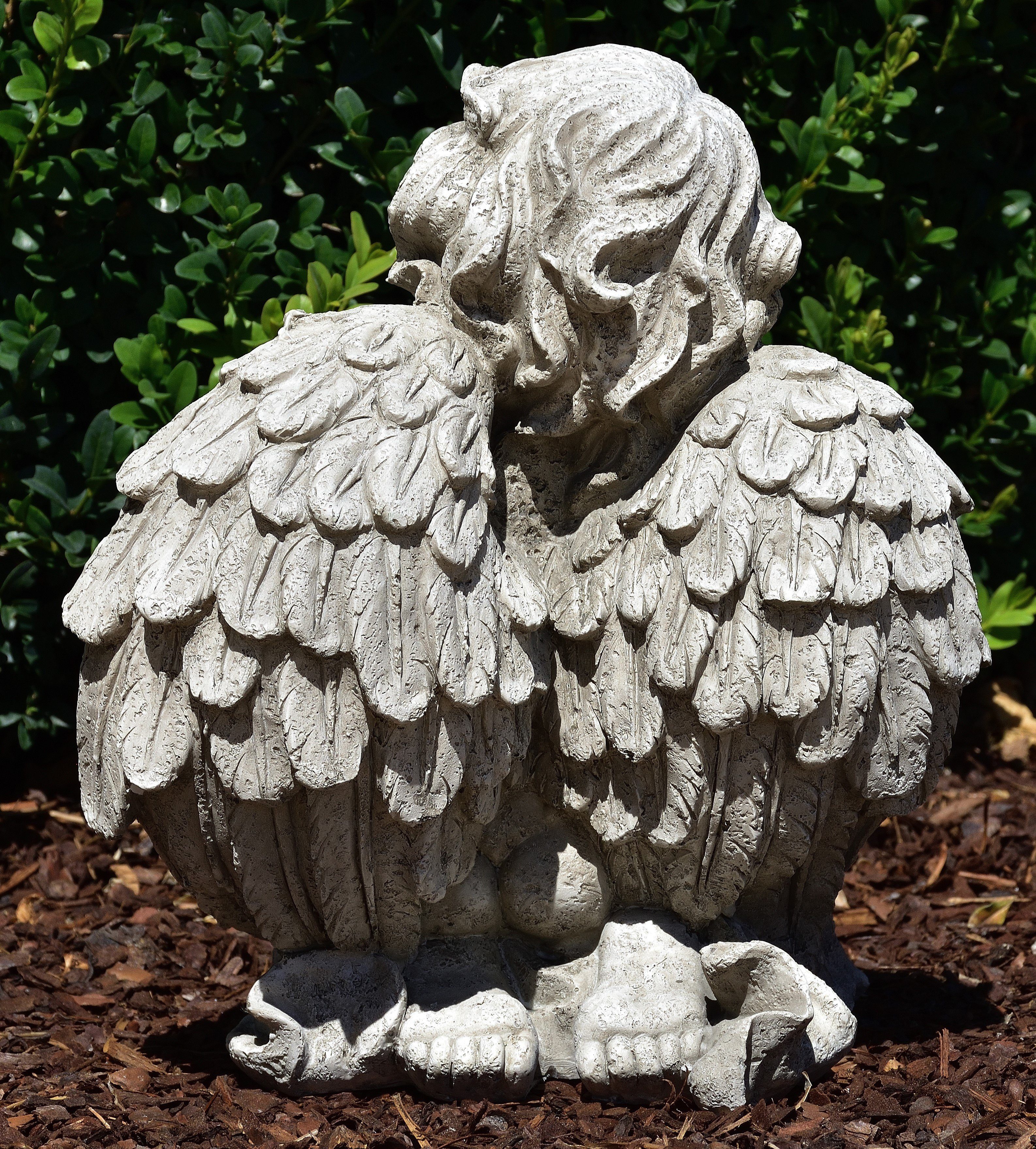 MystiCalls Engelfigur Grabengel beige Dekofigur betend - Dekoration Engel Allerheiligen Gartenfigur Garten