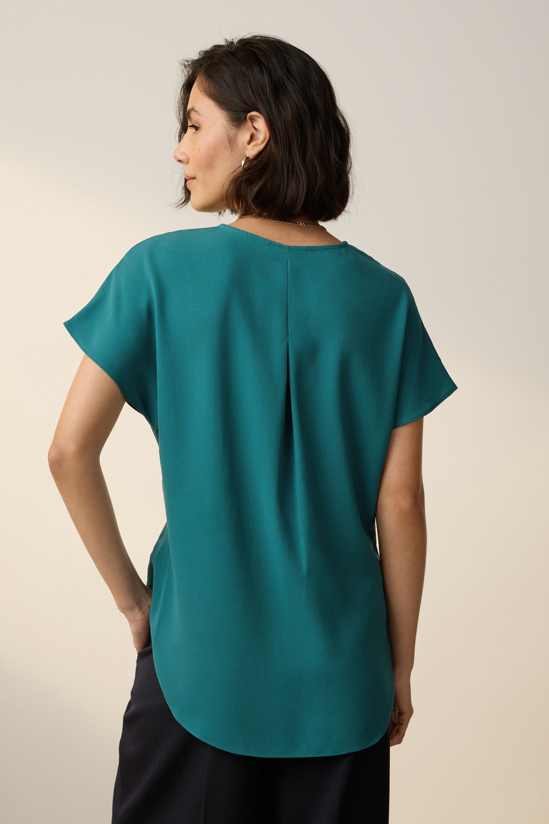 Next Kurzarmbluse Relaxed Fit Schlupfbluse mit V-Ausschnitt (1-tlg) günstig online kaufen