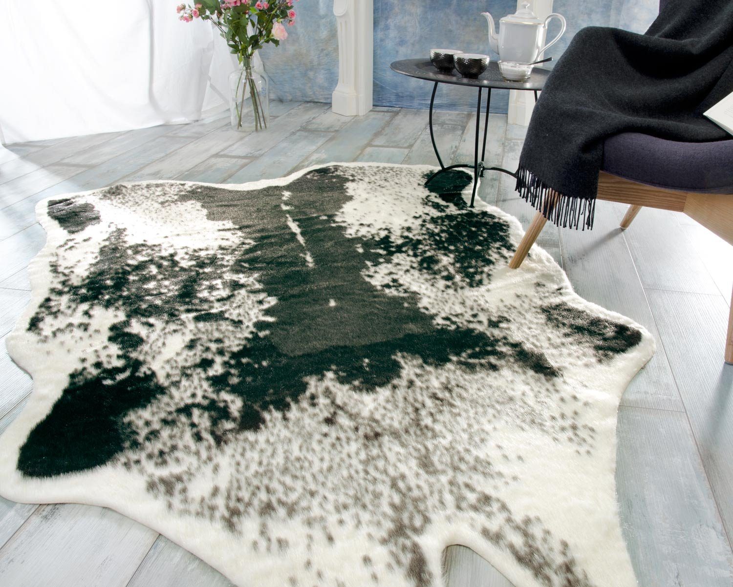 Wohnen und Accessoires GmbH & Co. KG Fellteppich Kuhfell Teppich, Fellteppich aus Kunstfell, elegant und flauschig, Fellform