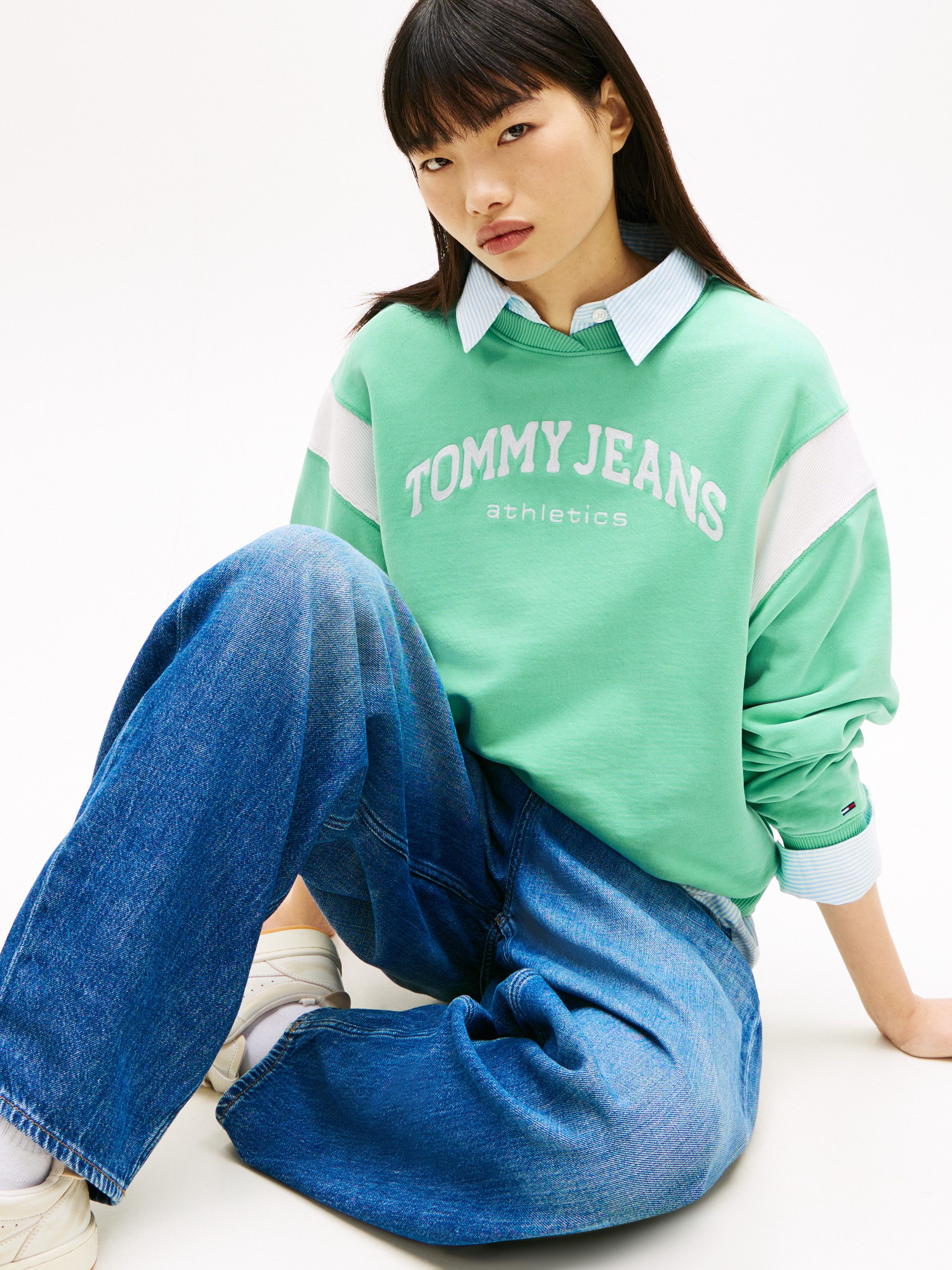 Tommy Jeans Sweatshirt TJW BXY VARSITY CREW im Boxy Fit, Schulter-Details