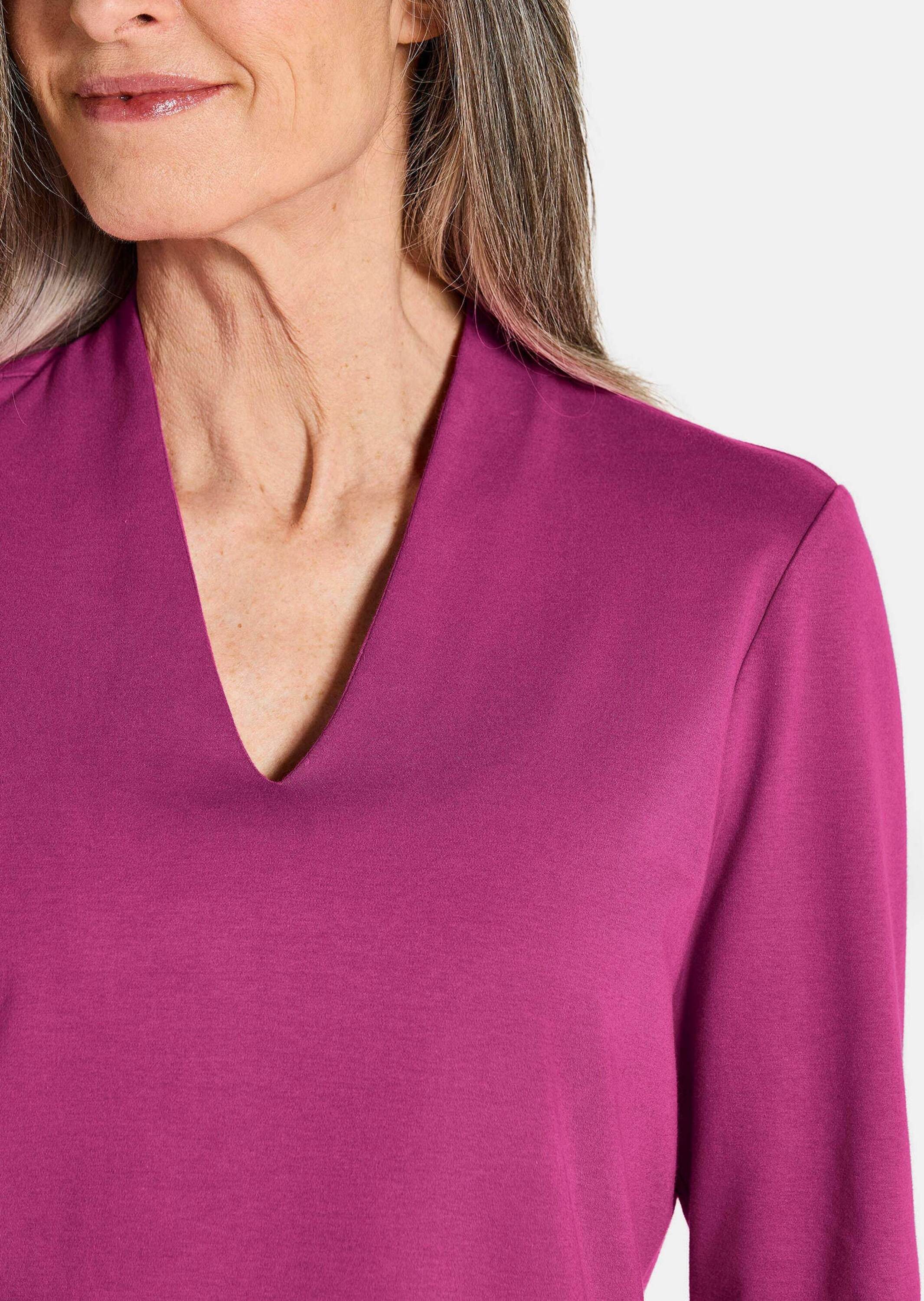 GOLDNER Print-Shirt Elegantes Basic-Shirt mit V-Ausschnitt Zeitloses Halbarmshirt mit schmeichelndem Ausschnitt, reine Baumwolle
