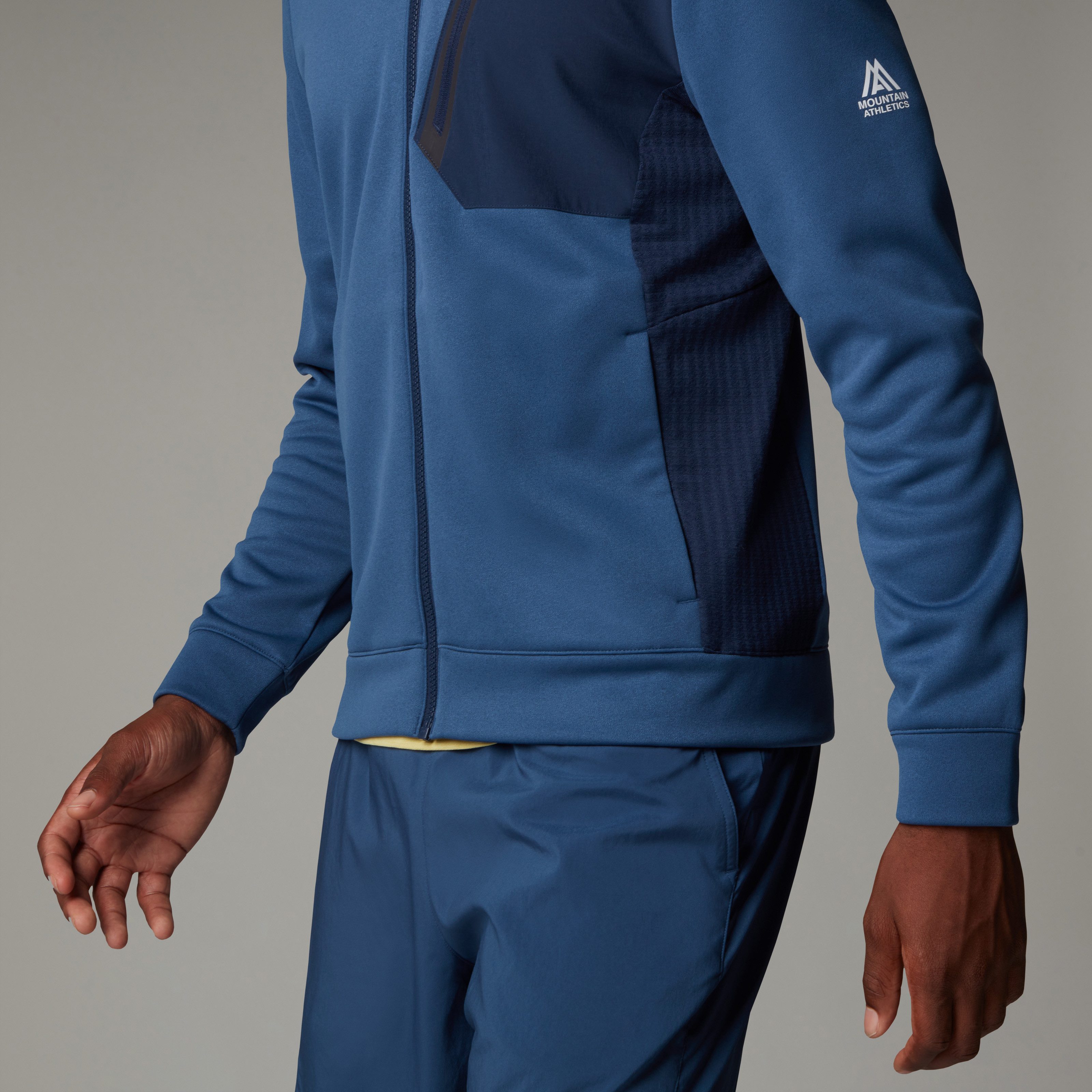 The North Face Fleecejacke M MA FZ FLEECE (1-St) mit Reißverschluss, mit Reißverschlusstasche und Eingrifftaschen