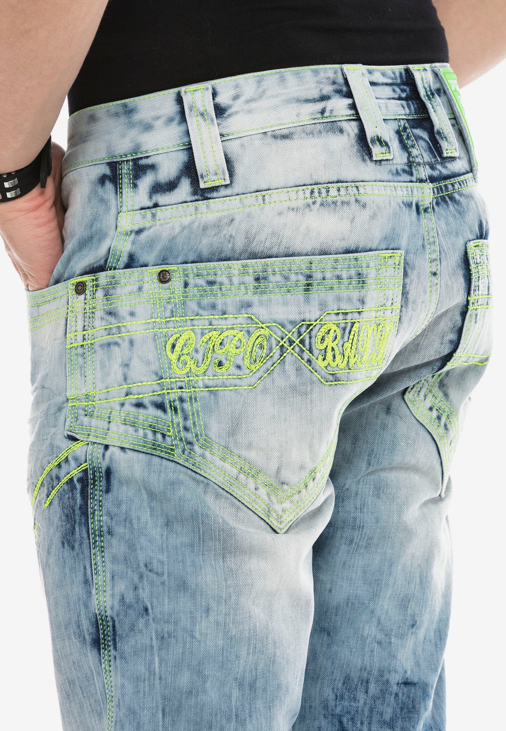 Cipo & Baxx Bequeme Jeans Waschung mit heller