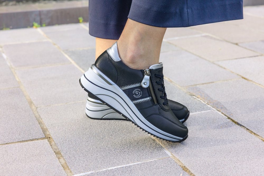 Remonte Keilsneaker, Freizeitschuh, Halbschuh, Schnürschuh mit Metallic-Kon günstig online kaufen