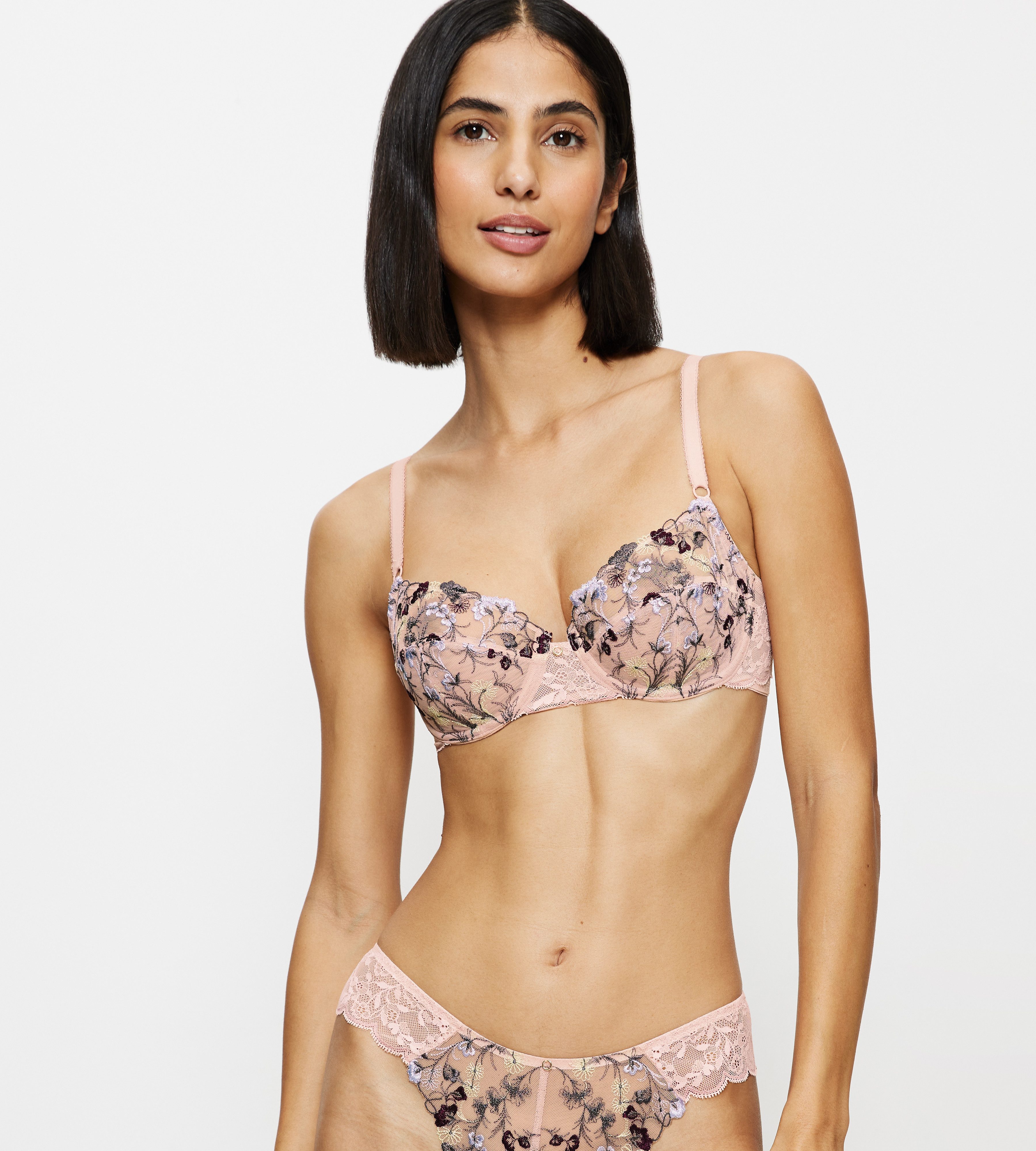 Triumph Balconette-BH Sensual Spotlight W mit Stickerei und verstellbaren Trägern