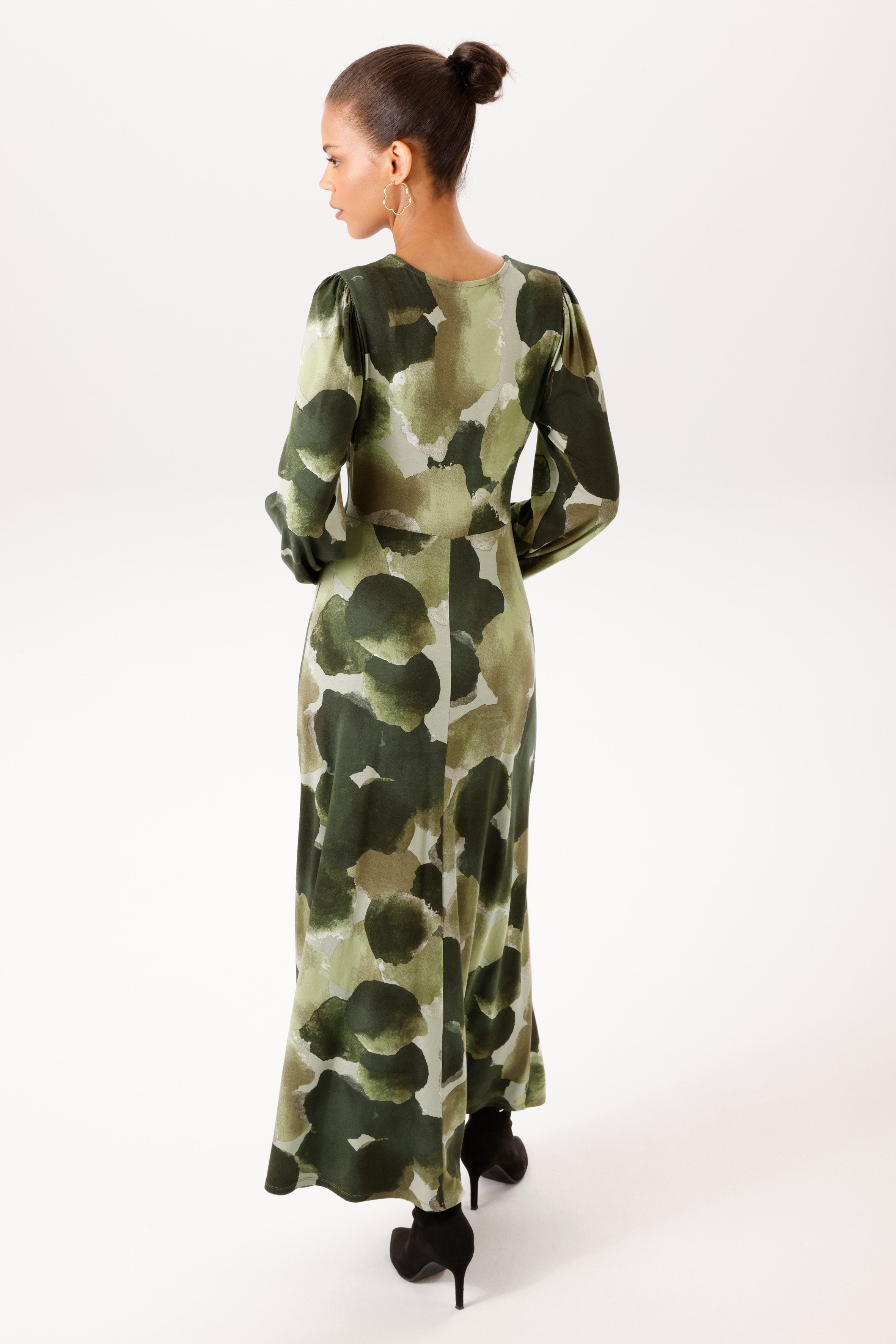 Aniston CASUAL Maxikleid mit raffiniertem Knoten am Dekolleté - NEUE KOLLEKTION