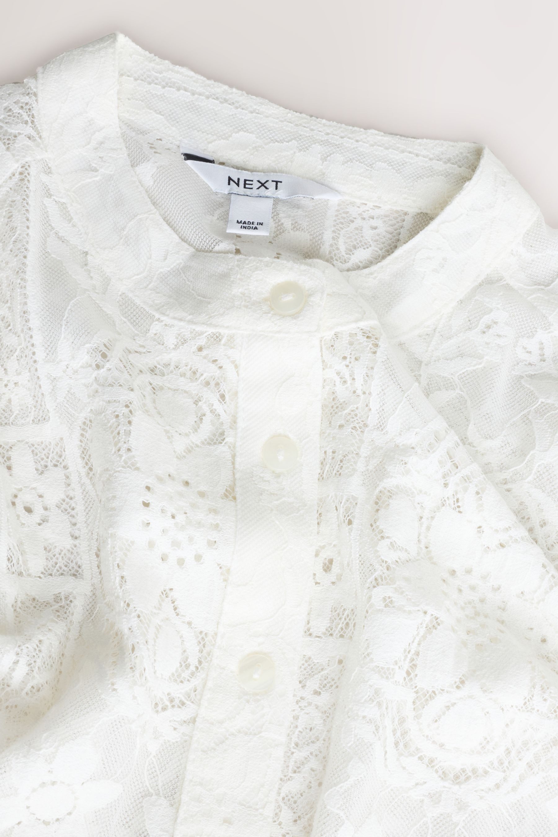 Next Spitzenbluse Kurzärmelige Bluse mit Spitzendetails (1-tlg)