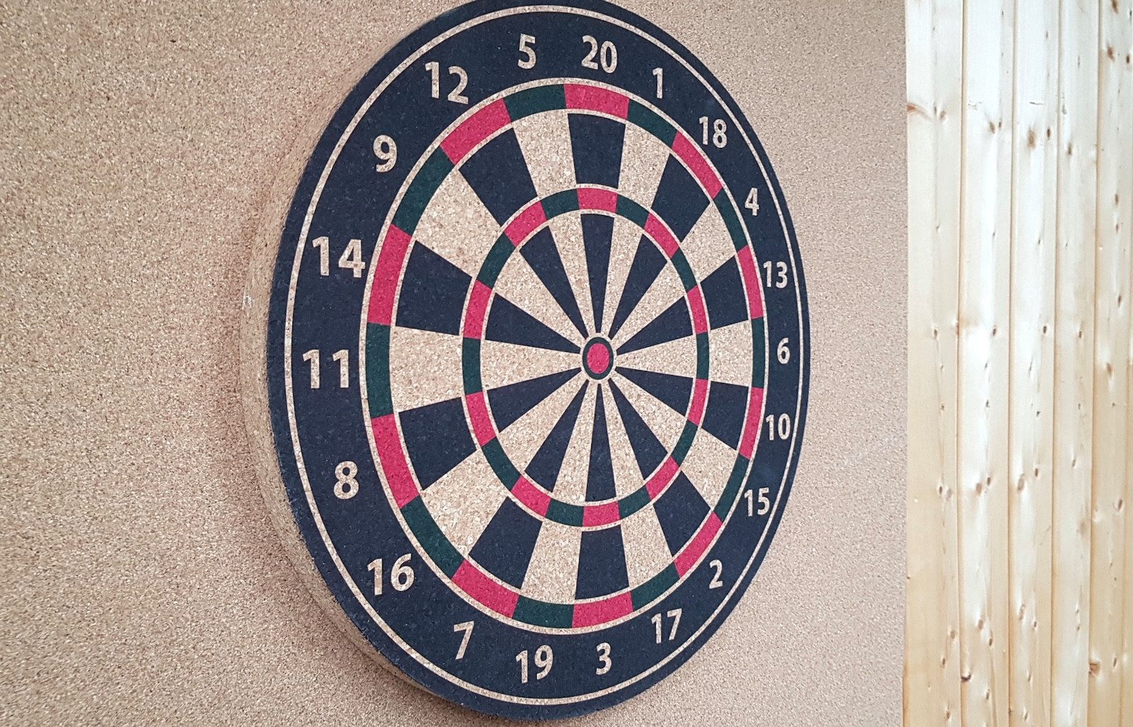 Kork-Deko.de Dartscheibe Dartscheibe Dartboard aus Presskork mit dem Durchmesser 45cm