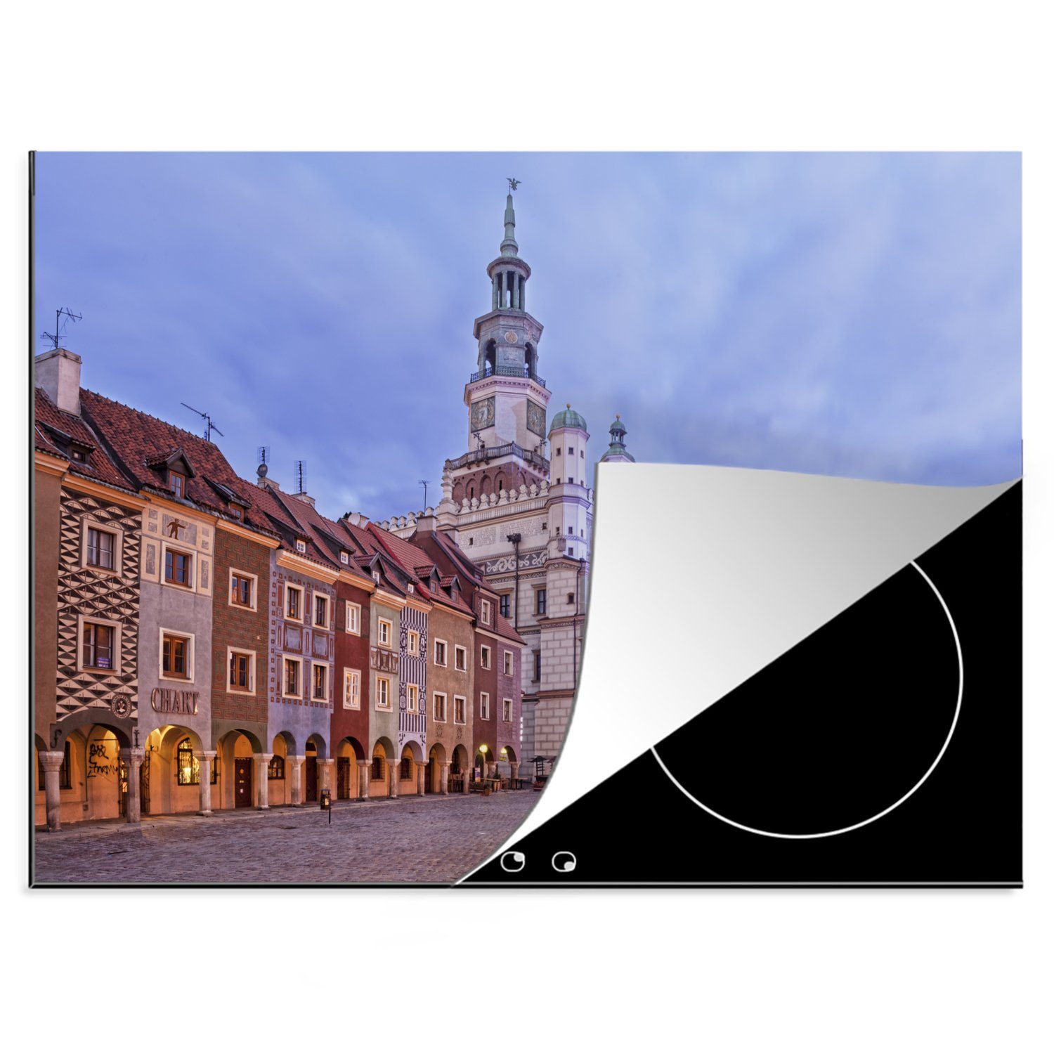 MuchoWow Herdblende-/Abdeckplatte Blauer Himmel über dem Rathaus in Poznan, Polen, Vinyl, (1 tlg), 70x52 cm, Mobile Arbeitsfläche nutzbar, Ceranfeldabdeckung