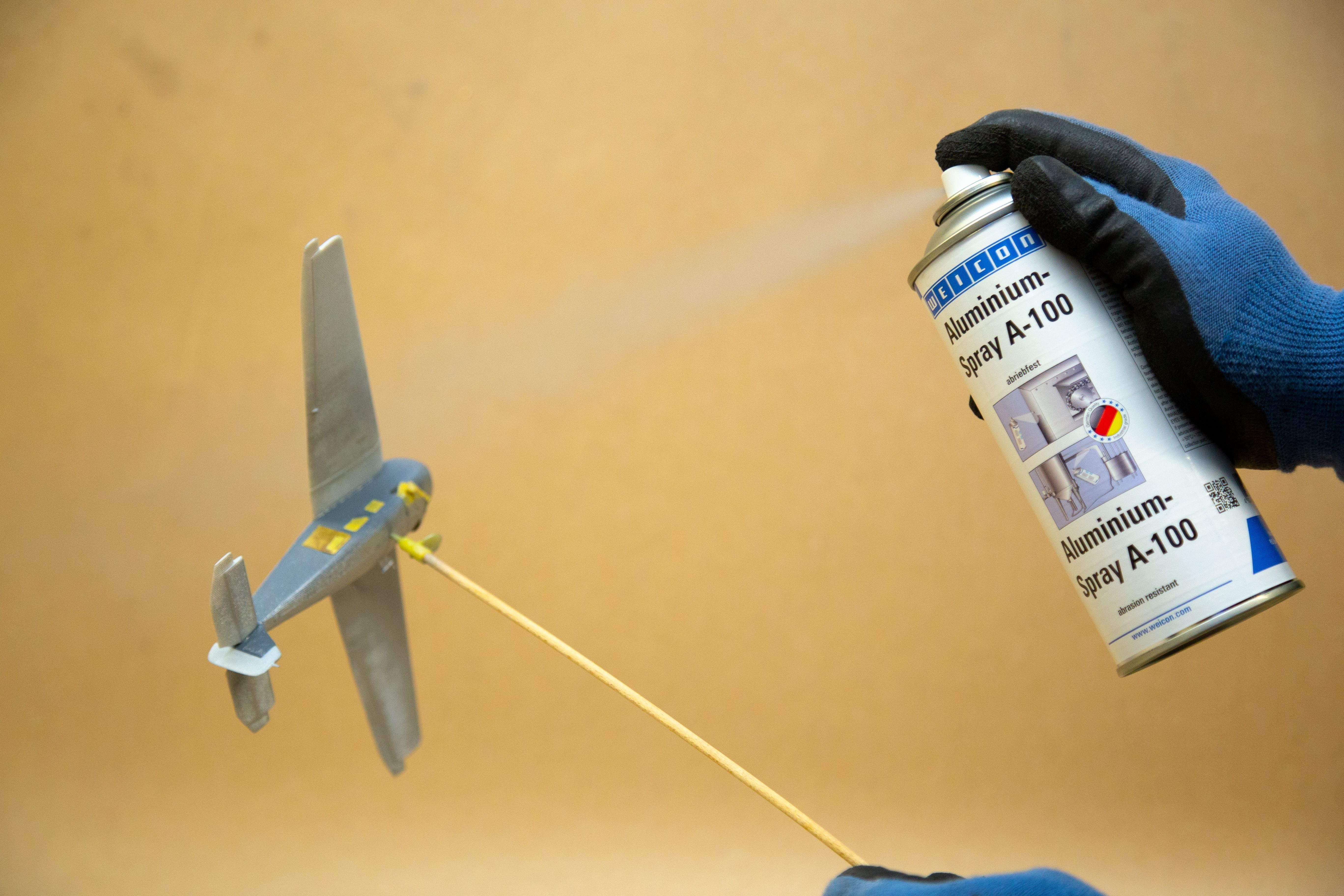 WEICON Rostschutzgrundierung Aluminium-Spray A-100 abriebfest, Schutz gegen Rost und Korrosion, Verbrauch bei 1,5 Kreuzgang ~ 2 m², enthält Aluminium-Pigmente mit einer Reinheit von ca. 99,5%