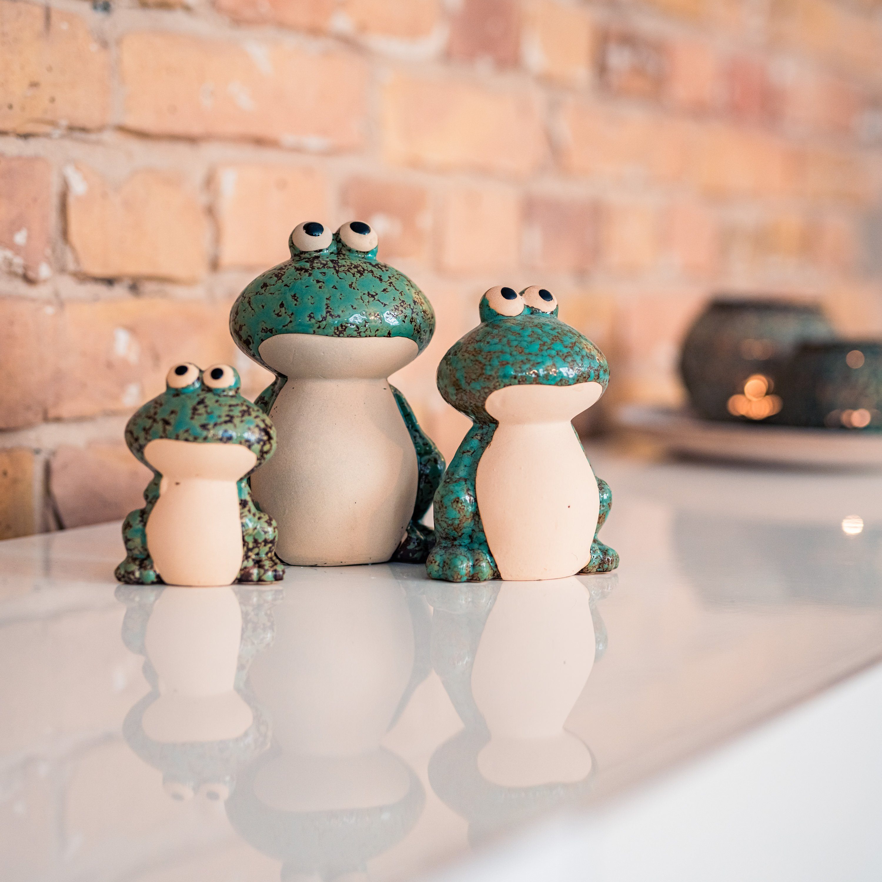 Flanacom Dekofigur Froschfamilie - Figuren 3er Set - Keramikskulptur (Set, 3 St., 3-tlg), niedliche Wohnaccessoires