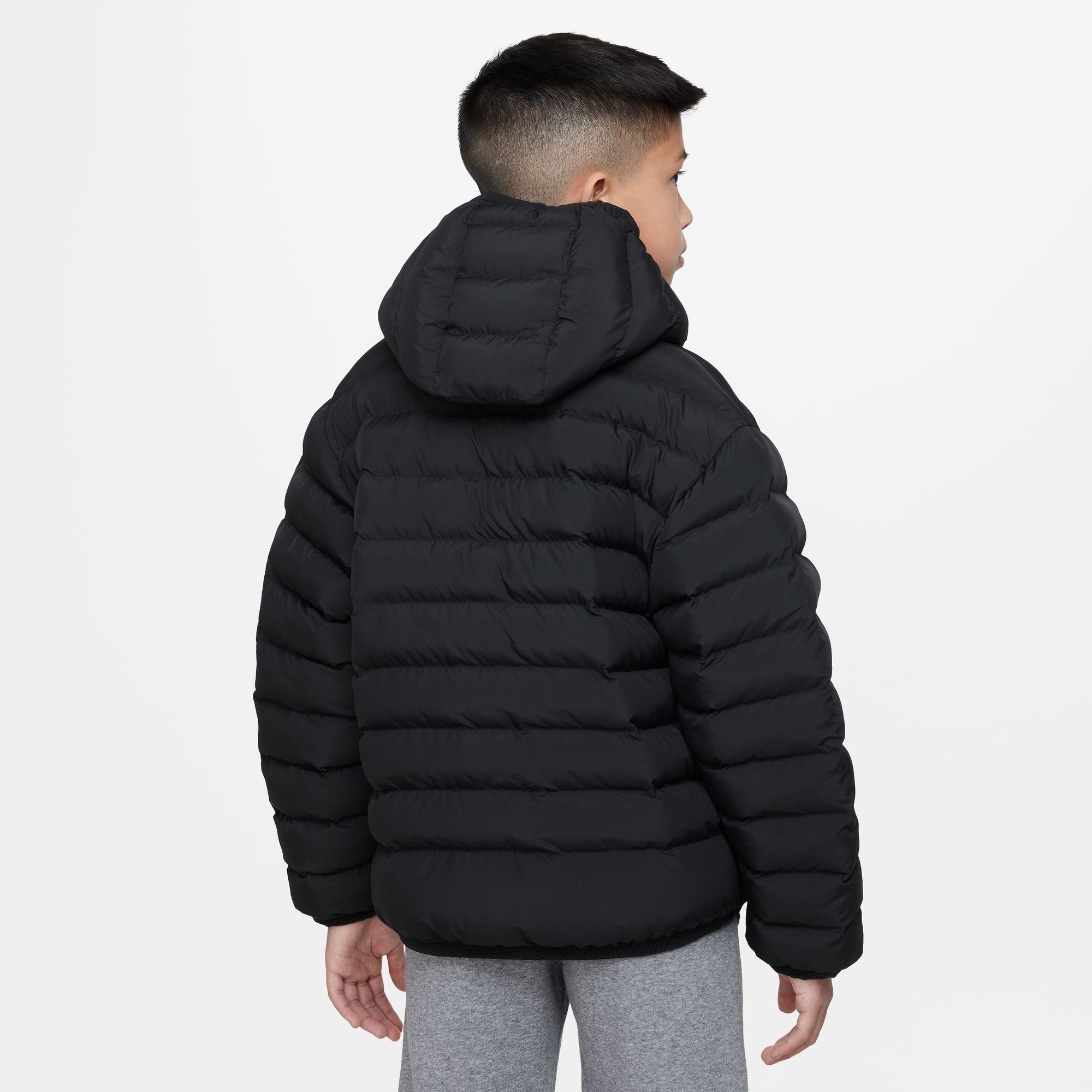 BLACK/BLACK/WHITE LOW HD Kinder JKT NSW Nike Sportswear SYNFL Outdoorjacke für K -