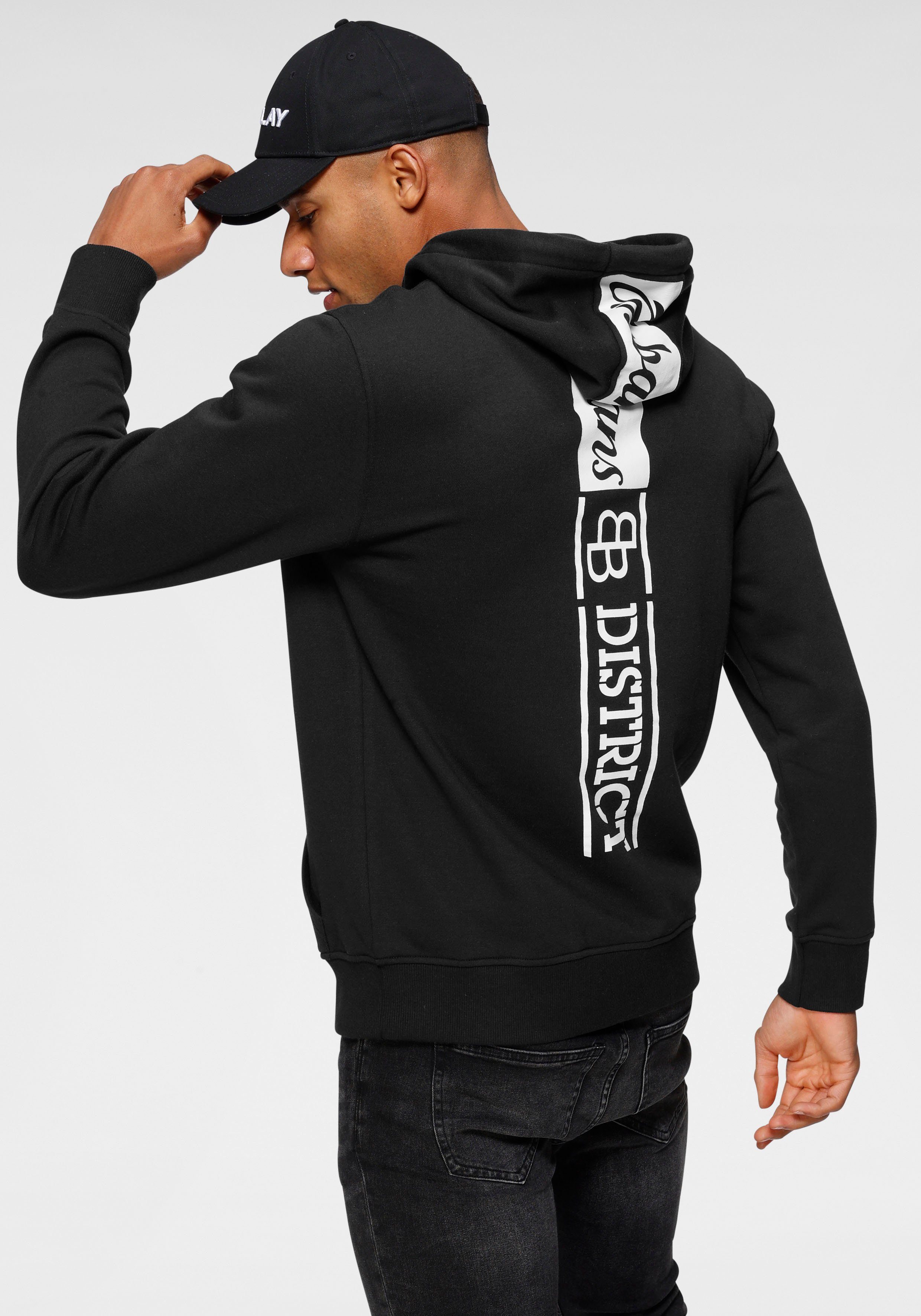 Bruno Banani Kapuzensweatshirt langärmlig, schmal geschnitten, bedrucktes Design