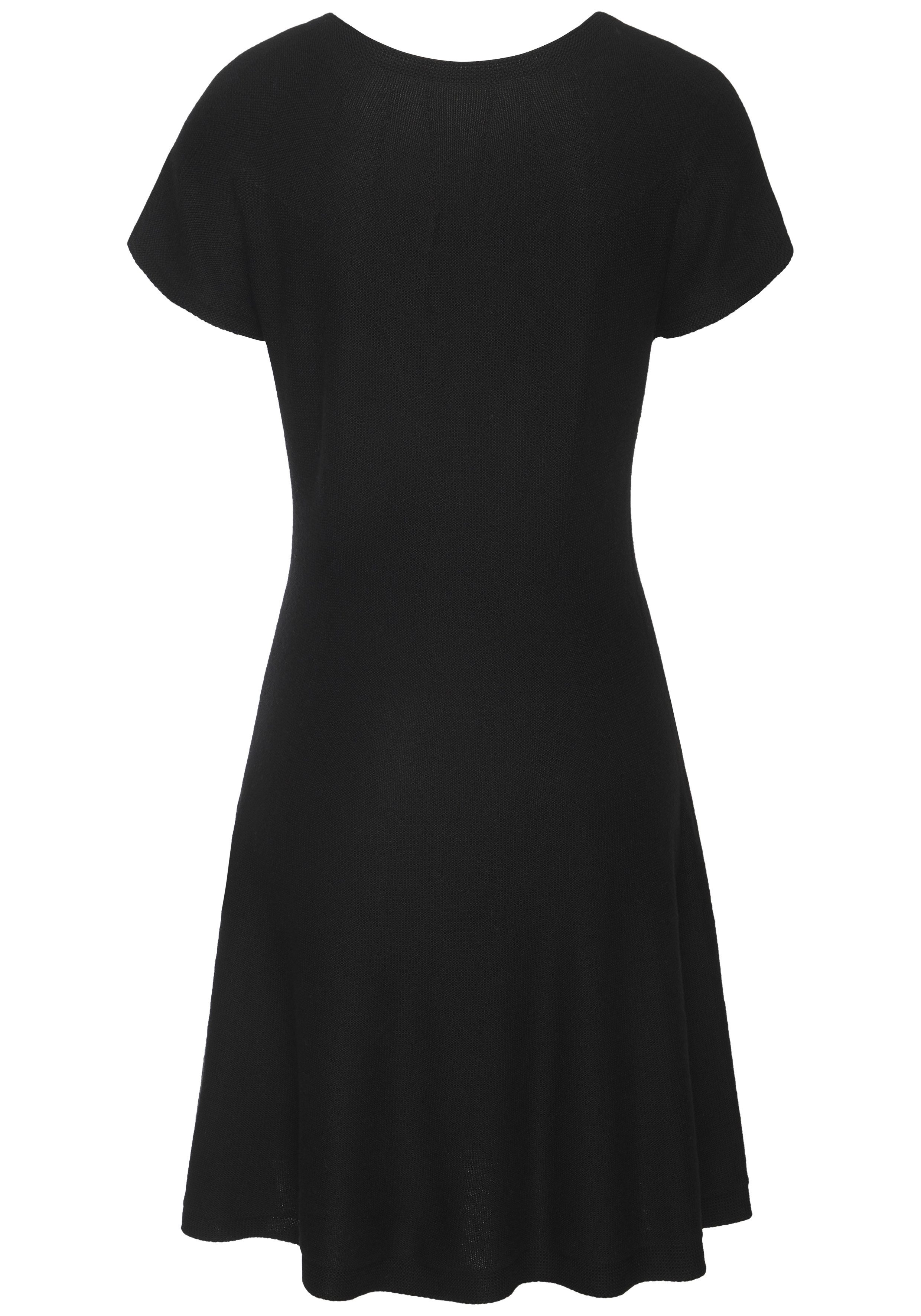 LASCANA Strickkleid aus hochwertigem Feinstrick, nahtloser Strick, superelastisch kurzes Kleid ohne störende Nähte, Kleid aus softem Baumwoll-Viskosemix – Bild 4 von 5