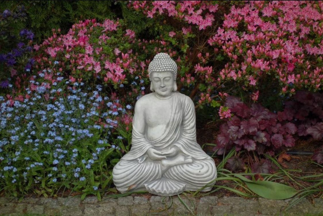 JVmoebel Buddhafigur Buddhafigur aus Polyresin in Antik-Grau für Garten und Terrasse, Made in Europa