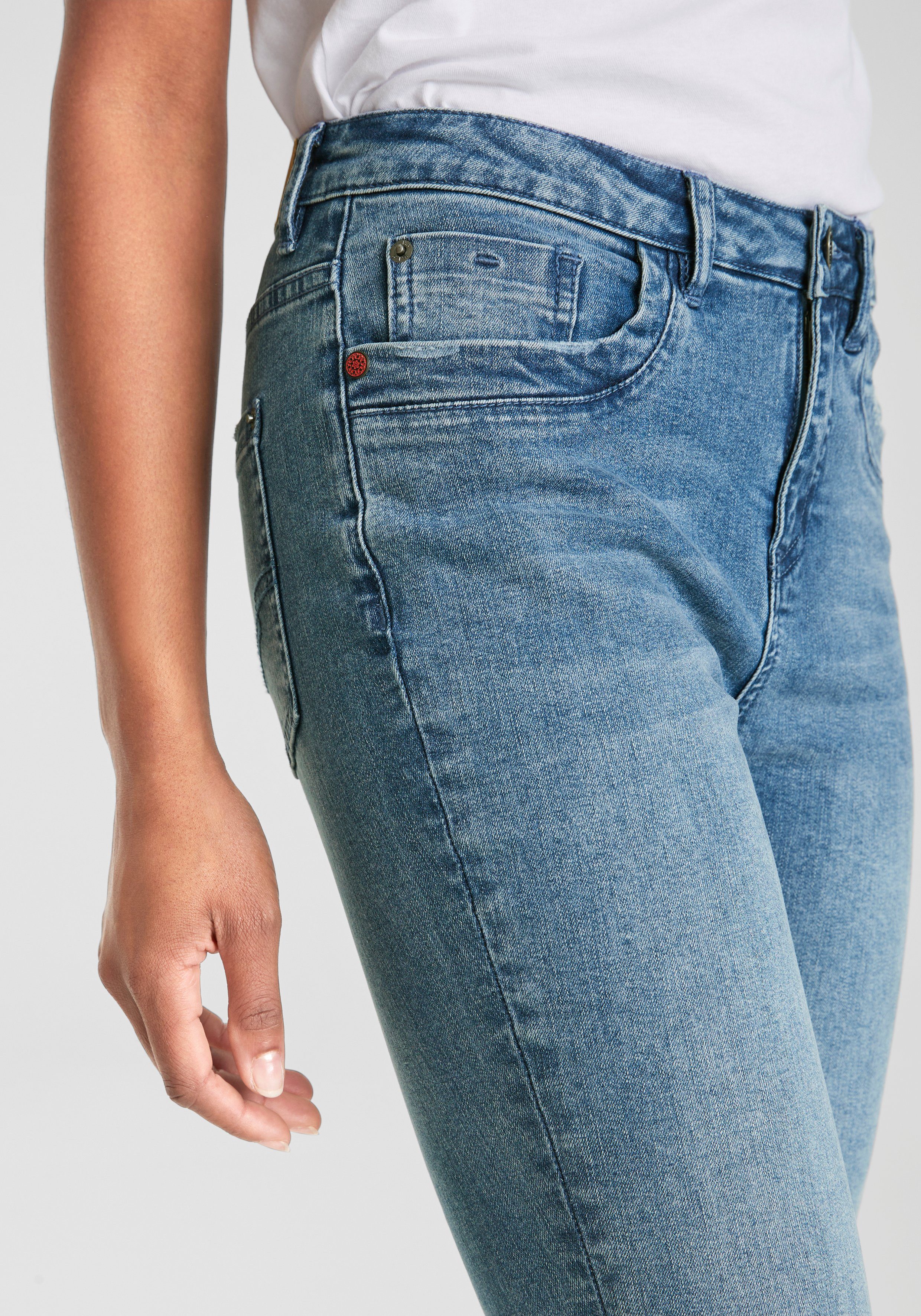 H.I.S Caprijeans schmale Beinform, krempelbare Beinabschlüsse, hohe Leibhöhe