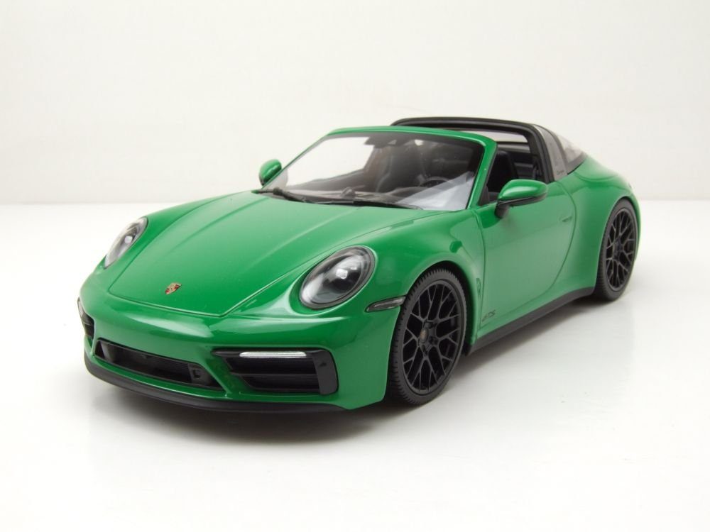 Minichamps Modellauto Porsche 911 992 Targa 4 GTS 2021 grün Modellauto 1:18 Minichamps, Maßstab 1:18