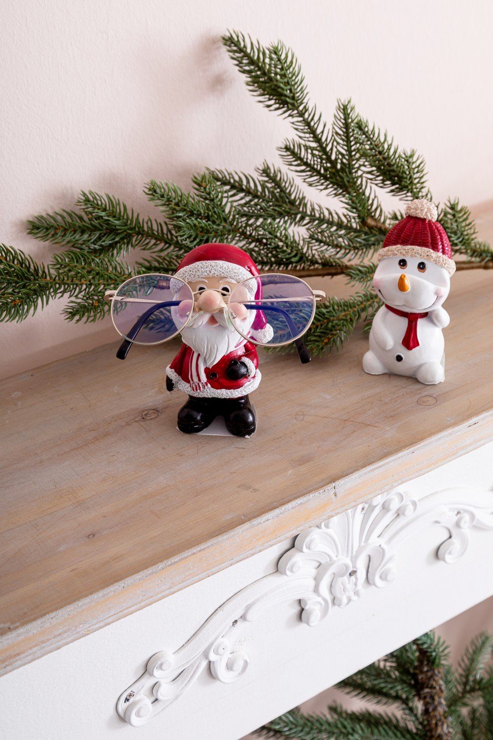 2er & Dekofigur Schnee Set: Praktische Weihnachtsmann Wohnando Brillenhalter