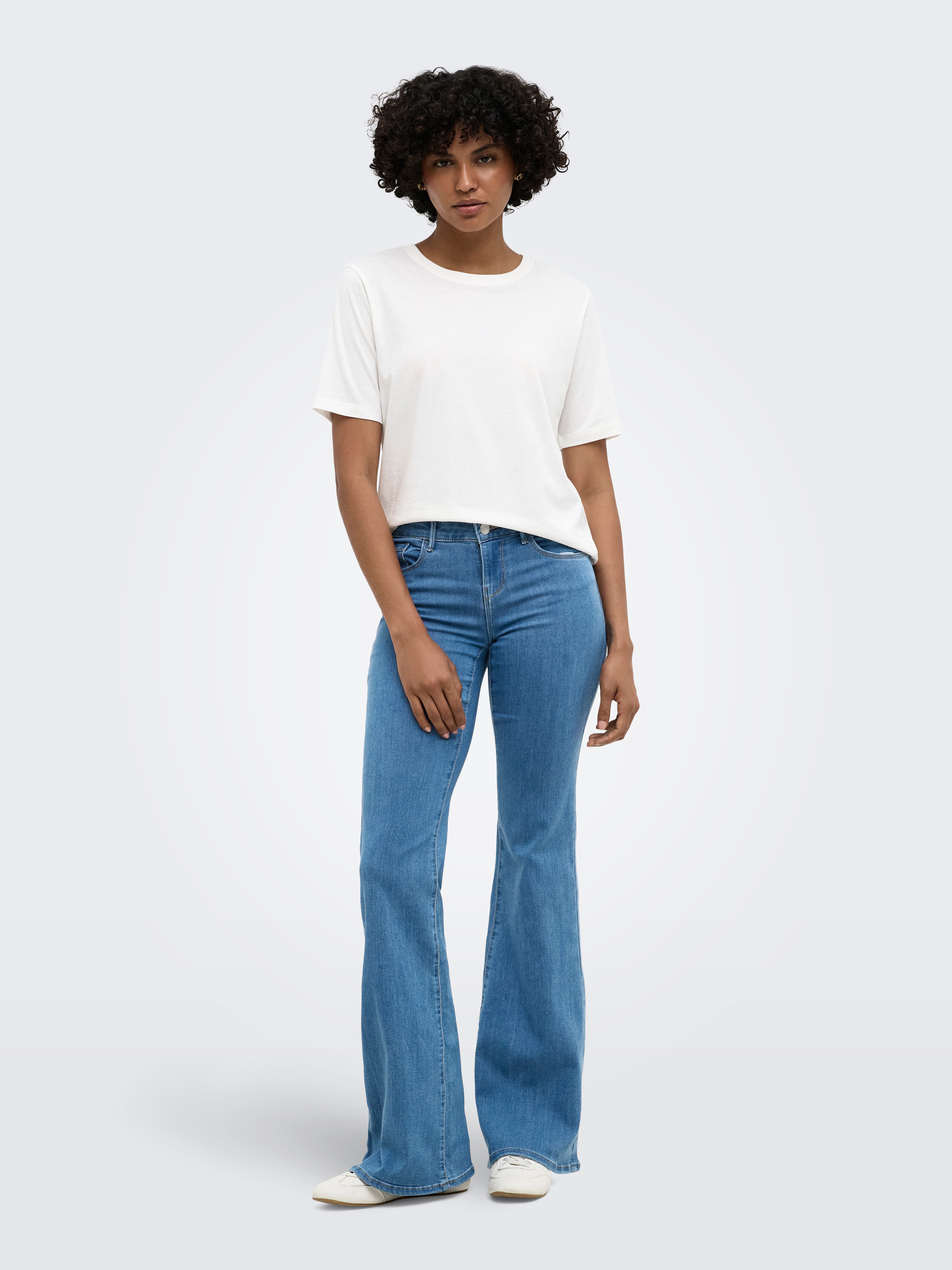 ONLY Bootcut-Jeans ONLHELLA LOW RETRO FLARED DNM Viskosemischung, bootcut fit – Bild 4 von 5