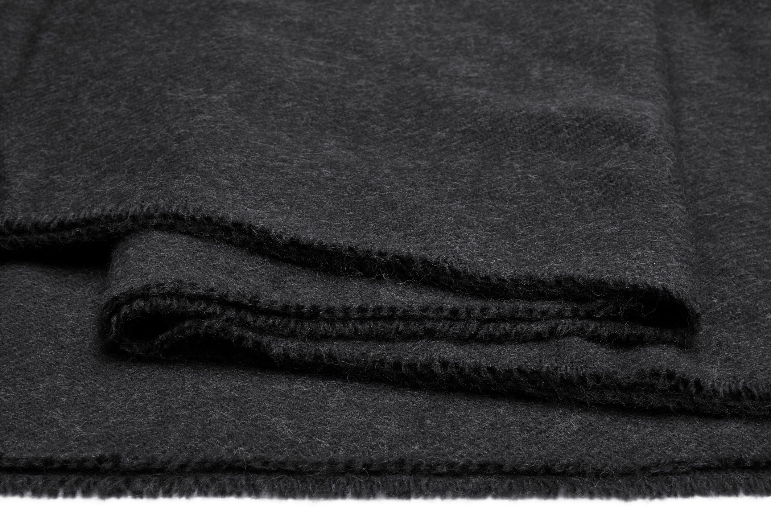 BRUBAKER Schal Cashmirillo Kuschelschal 30/40 x 180 cm Lang Leicht Warm Kuschelig, (Uni-Farben, 1-St. Herbst und Winterschal), Stola Tuch Schal mit Fransen für  – Bild 4 von 5