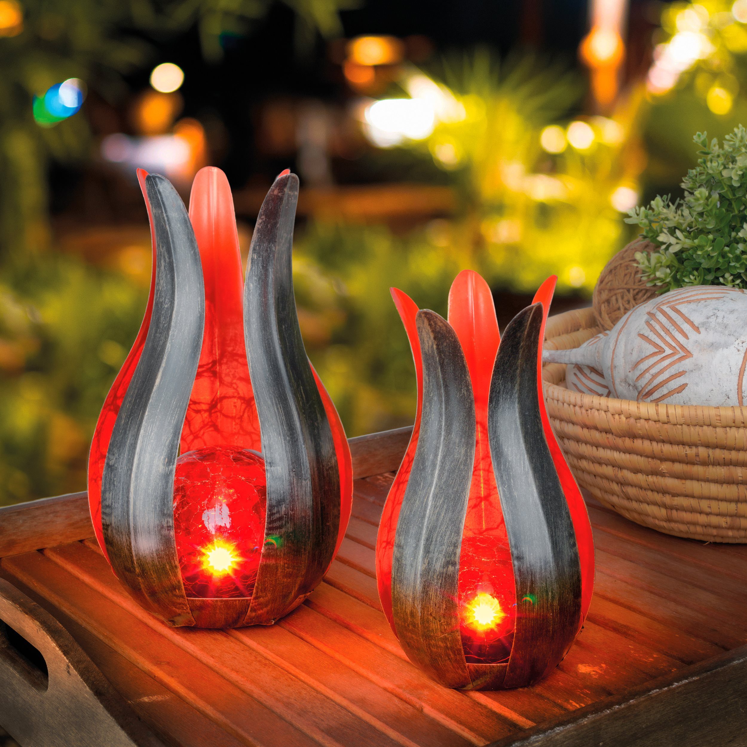 esotec LED Solarleuchte Blumenleuchten Lilie 2er Set H=25+20cm 1800K bernsteinfarben 103111, LED fest integriert