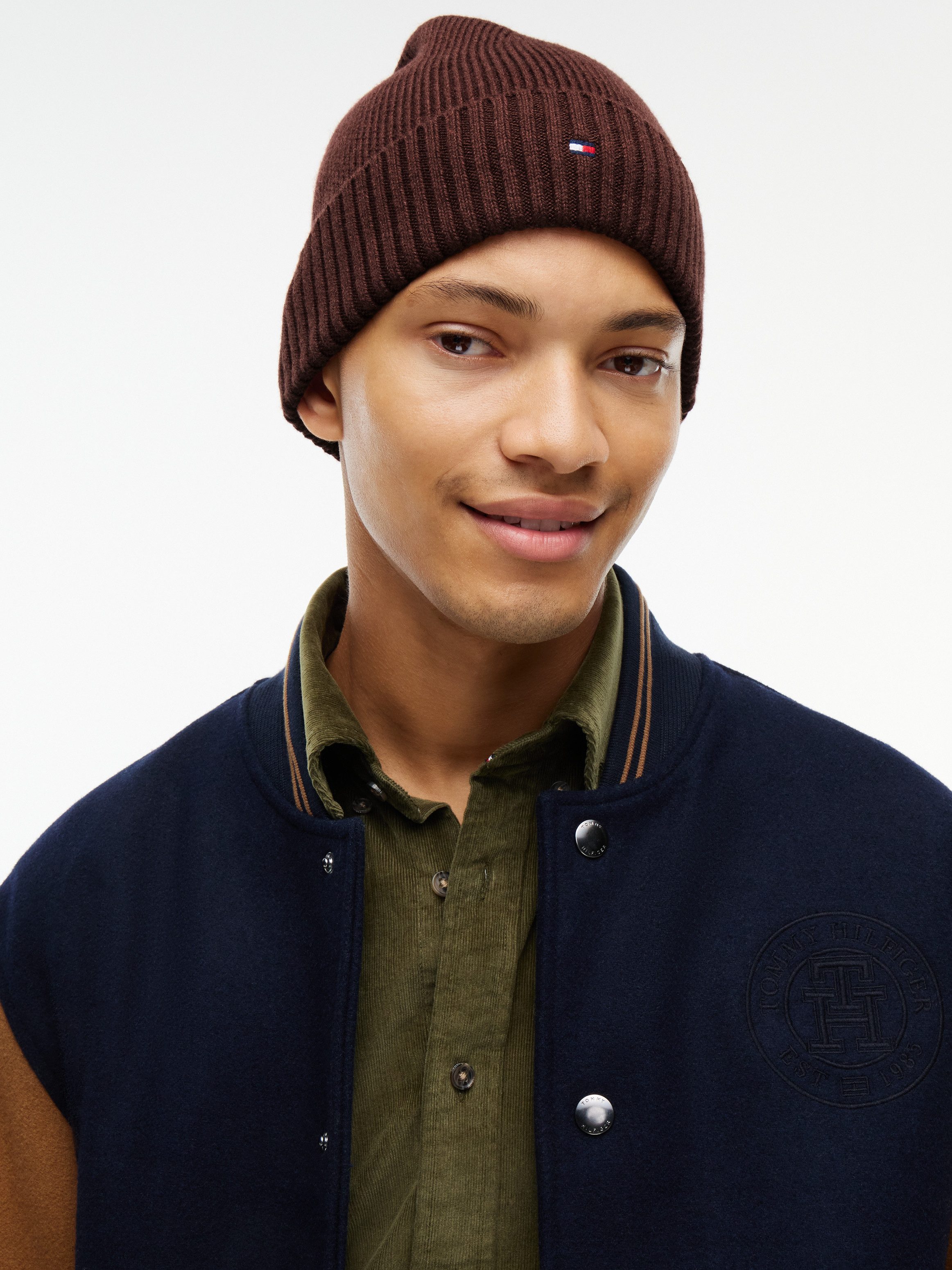 Tommy Hilfiger Strickmütze TH FLAG PIMA COTTON BEANIE Beanie mit Logostickerei, mit Kaschmiranteil Unisex