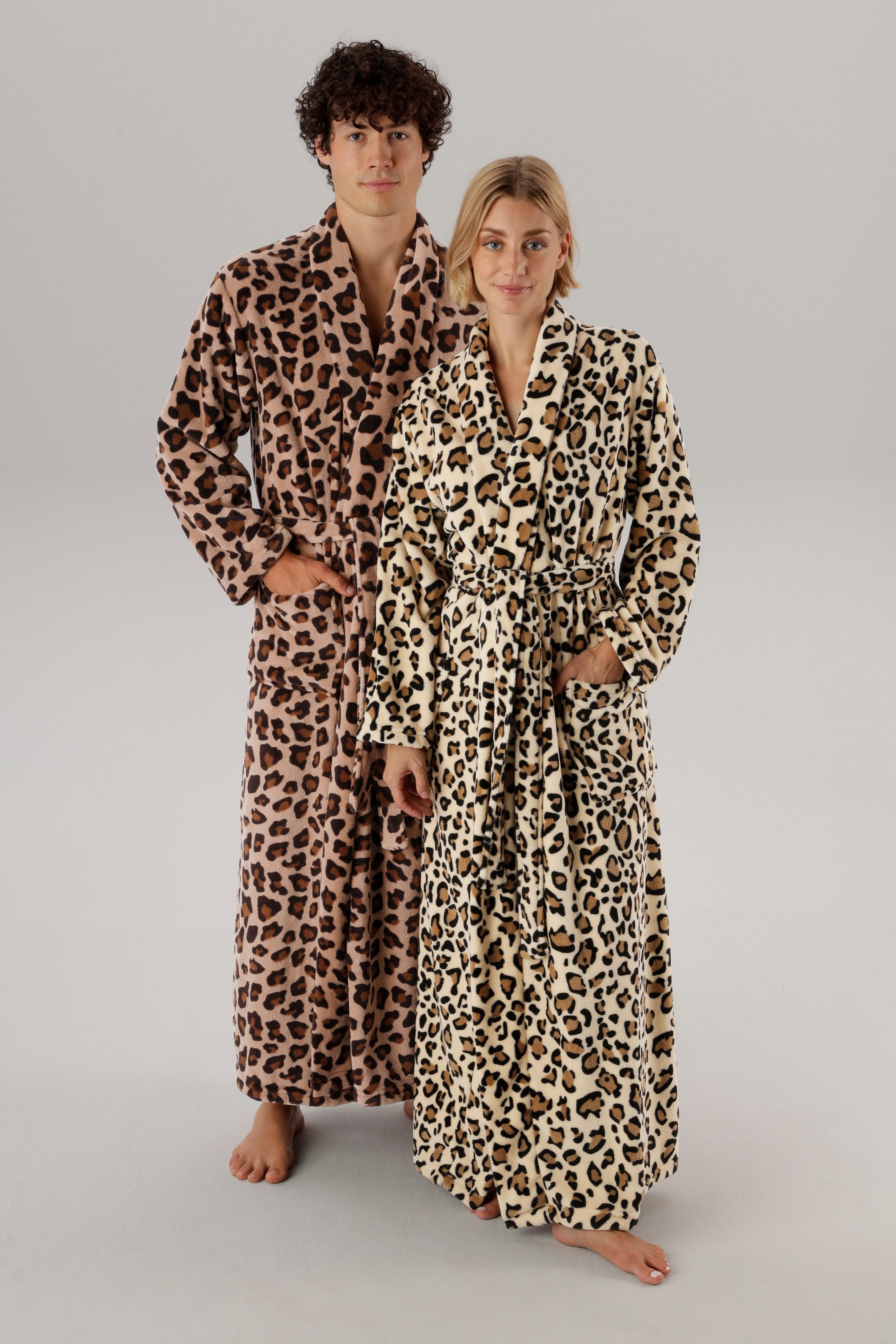 OTTO home Unisex-Bademantel Leo, ideal für Sauna, Spa & im Urlaub, modern, extra lang, Langform, Microfaser, Schalkragen, Gürtel, Animal Print, weich und kuschelig, Plüsch, für Damen und Herren, S-XL