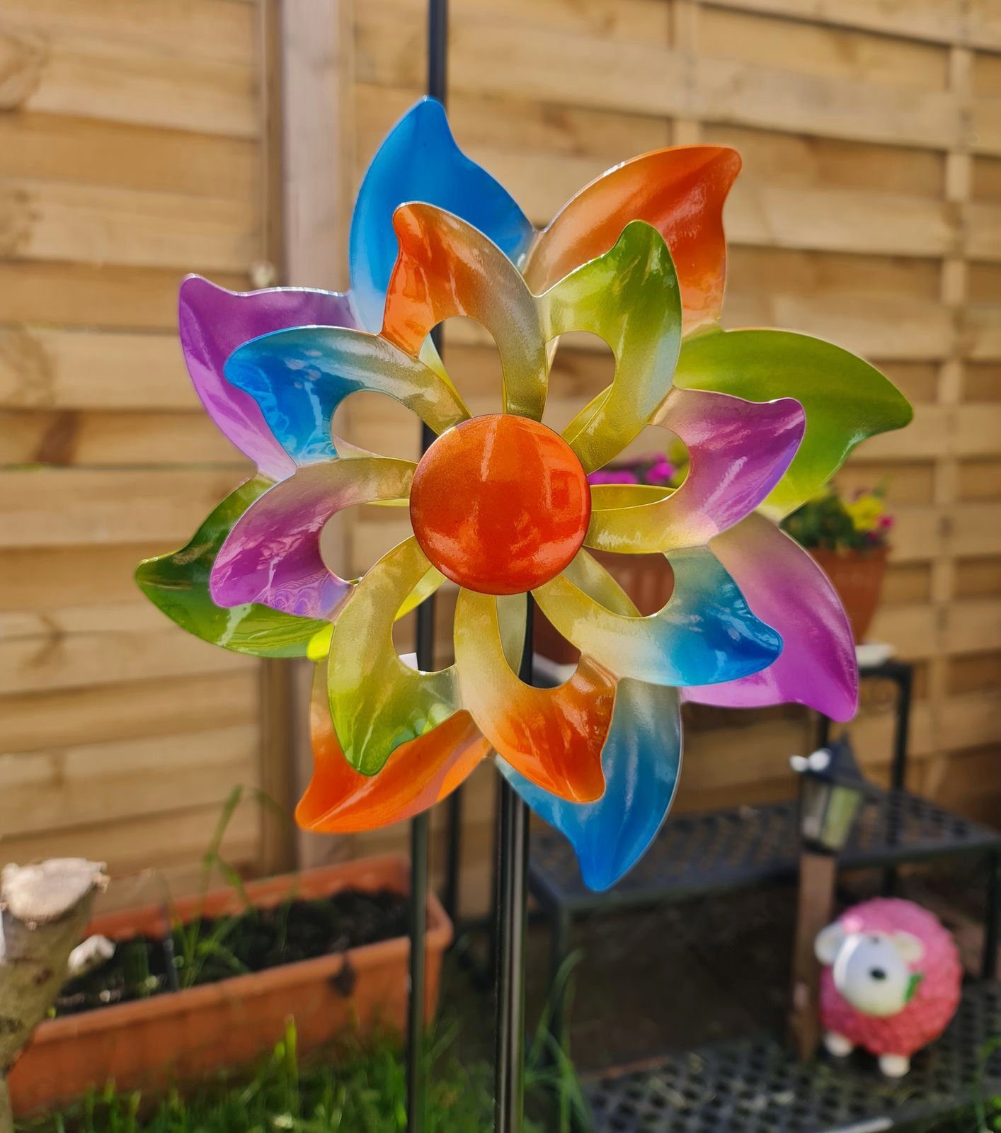 Gartenfigur Blume aus für Metall Buntes Schatzkiste Garten den Kremers Windrad