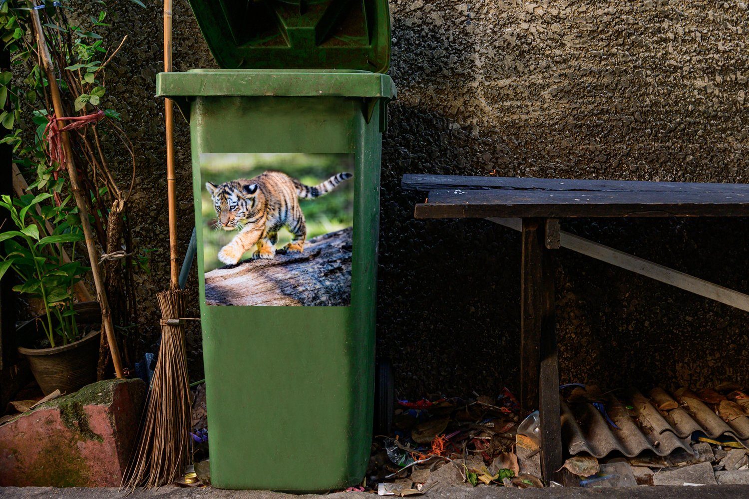 - Tiger Sticker, Abfalbehälter Mülleimer-aufkleber, Container, (1 Mülltonne, Baum - Junge MuchoWow St), Wandsticker