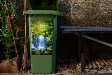MuchoWow Wandsticker Dschungel - Wasserfall - Australien - Pflanzen - Natur (1 St), Mülleimer-aufkleber, Mülltonne, Sticker, Container, Abfalbehälter